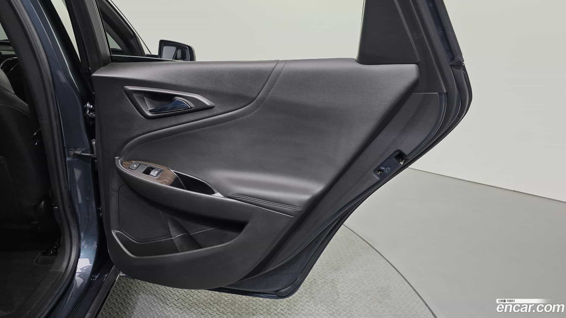 Malibu Chevrolet 2022.3-INNER-035