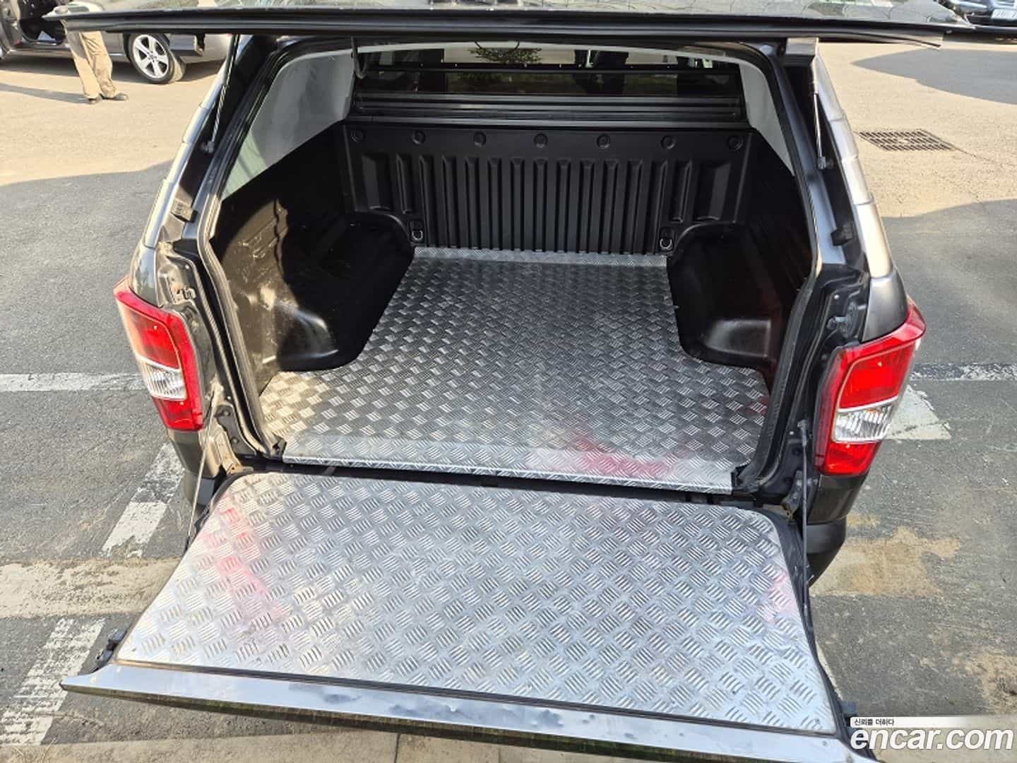 Rexton KG Mobility 2019.8-INNER-007