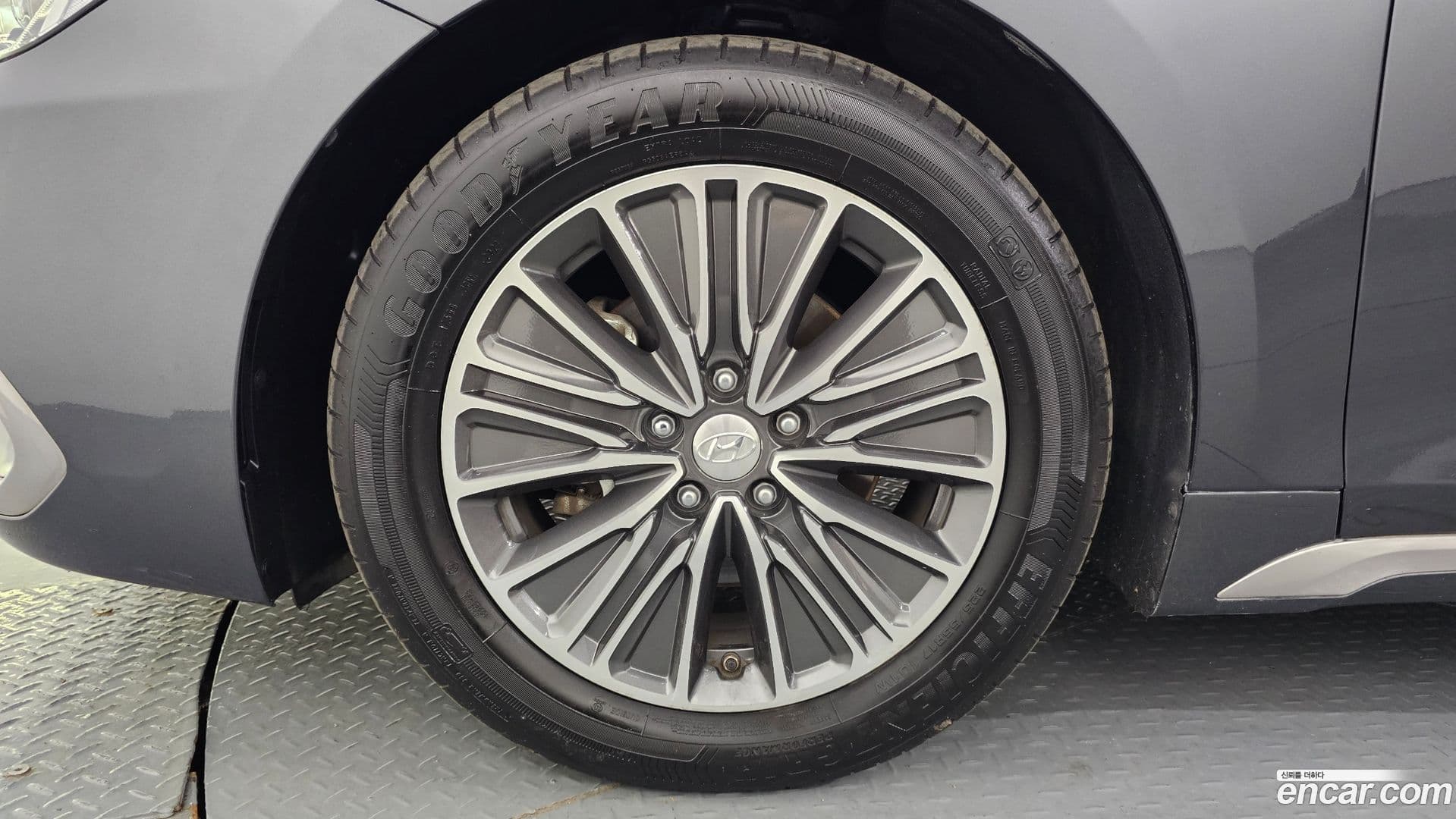 Main__Slider__Photo:Grandeur Hyundai 2019.9-4