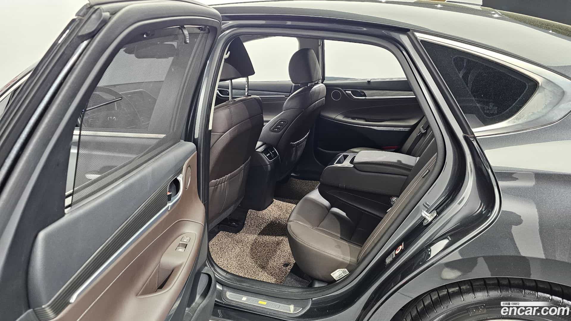 Grandeur Hyundai 2019.9-OPTION-015