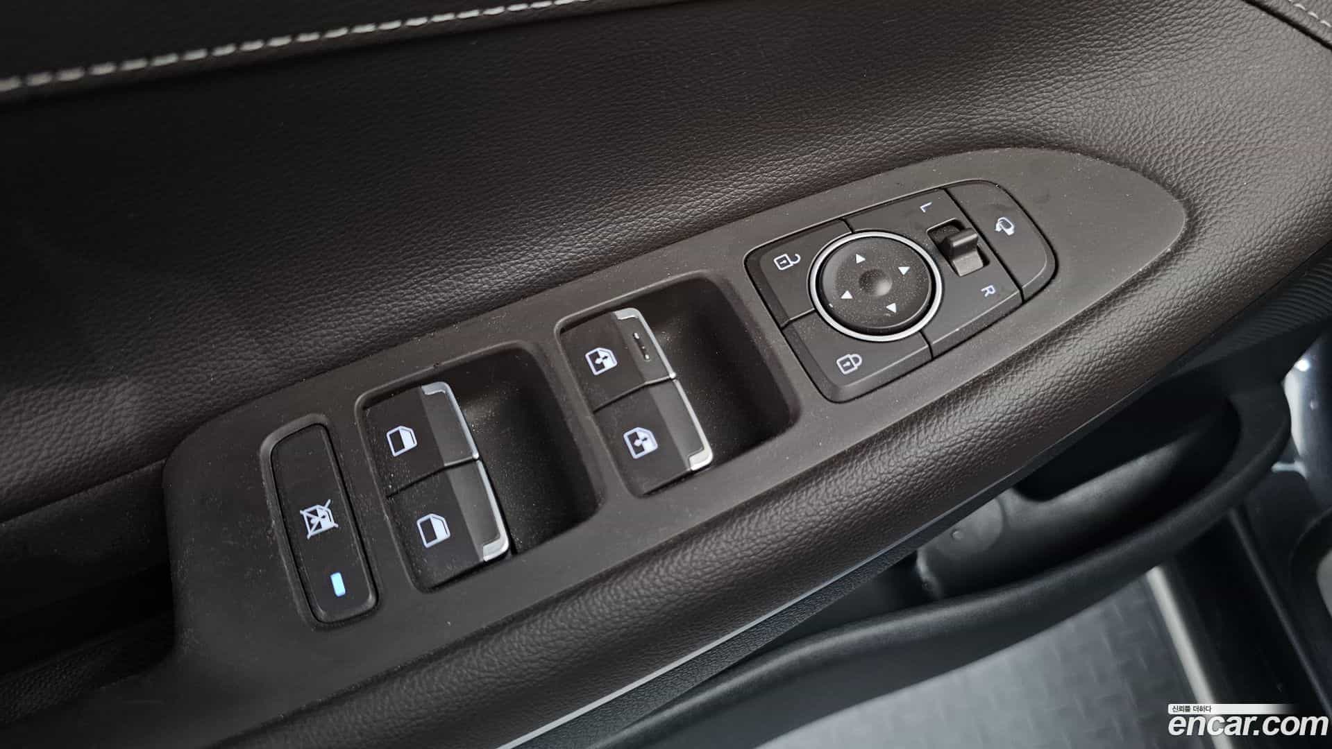 Grandeur Hyundai 2019.9-OPTION-047