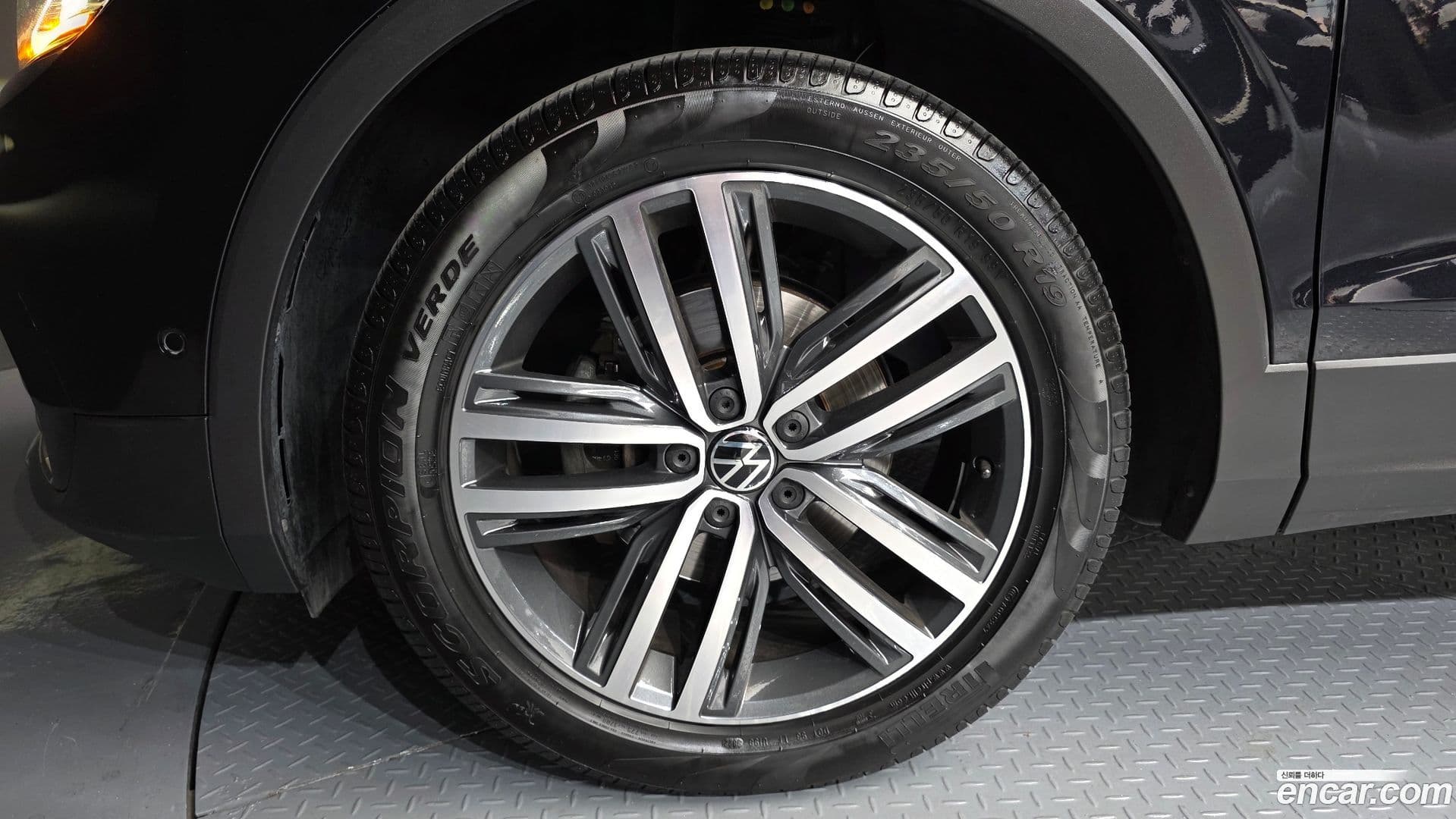Main__Slider__Photo:Tiguan Volkswagen 2023.7-4