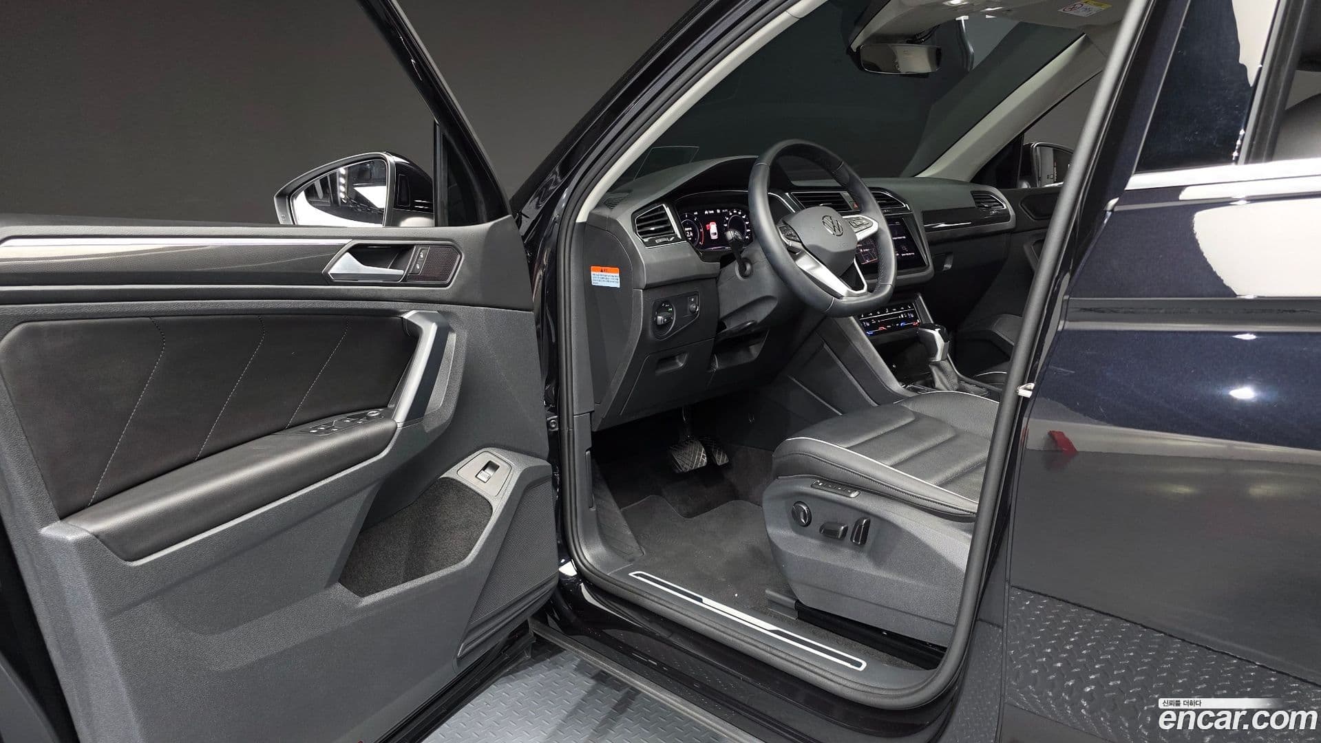 Main__Slider__Photo:Tiguan Volkswagen 2023.7-9