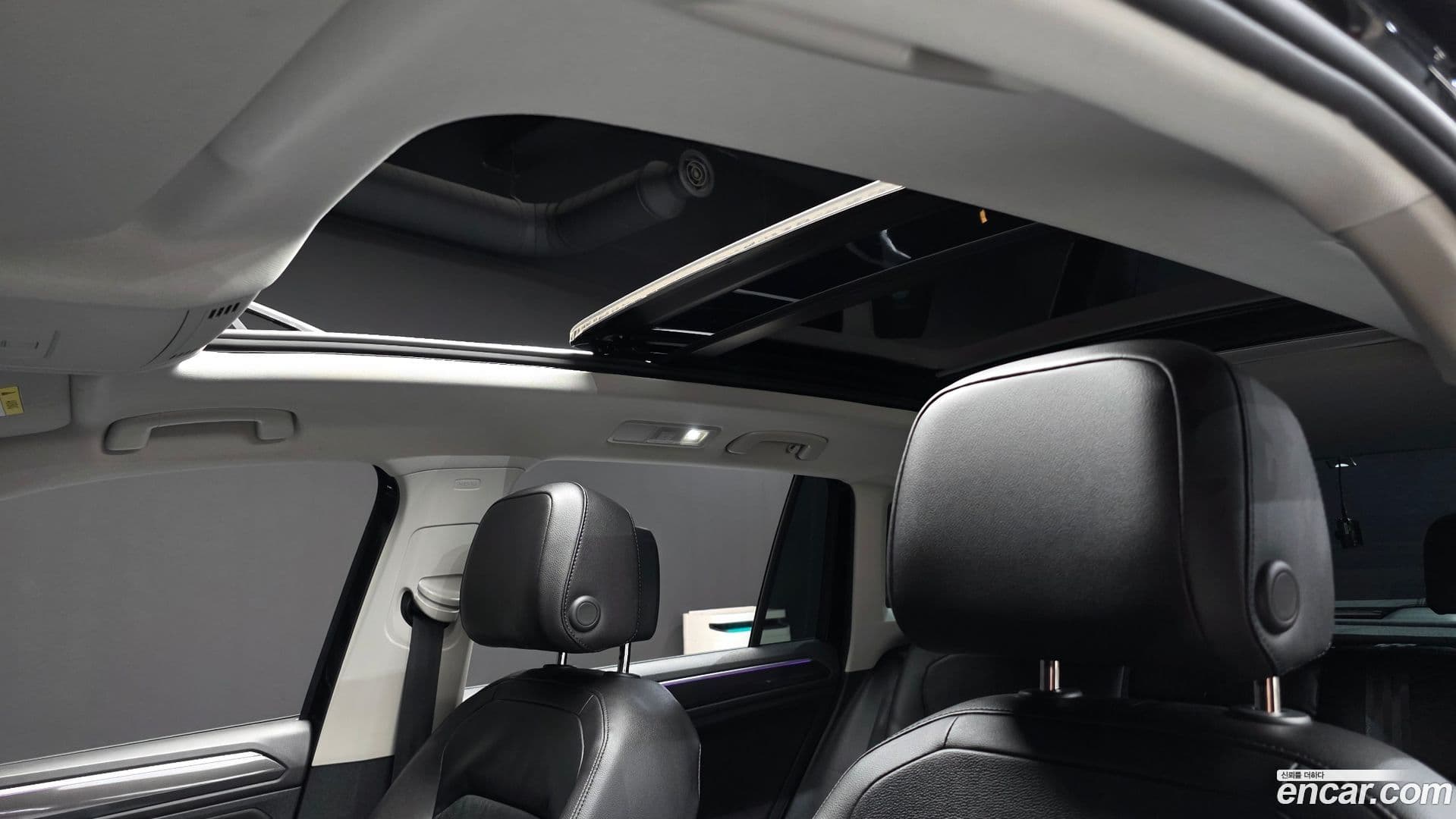 Main__Slider__Photo:Tiguan Volkswagen 2023.7-16