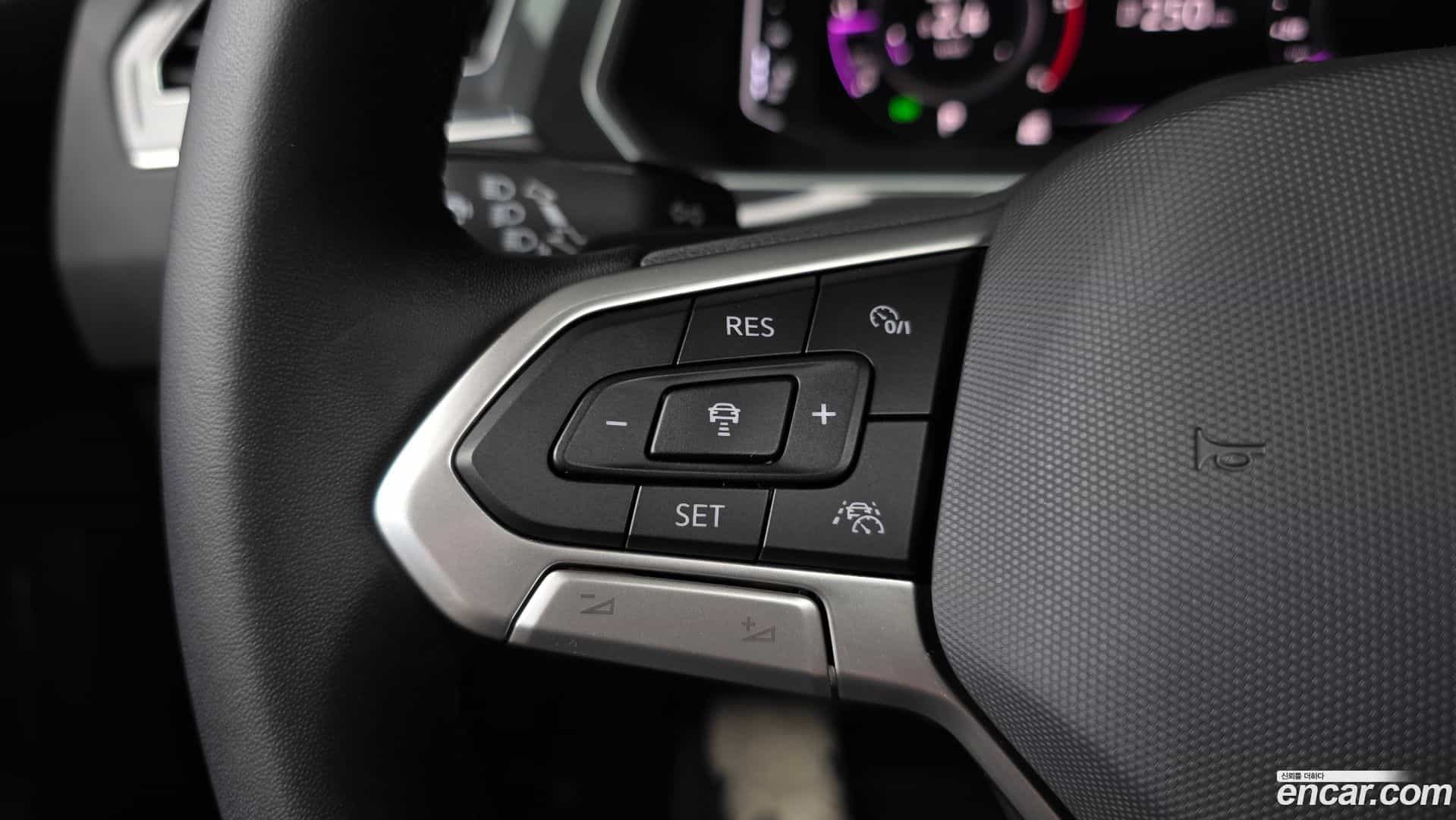 Tiguan Volkswagen 2023.7-OPTION-045