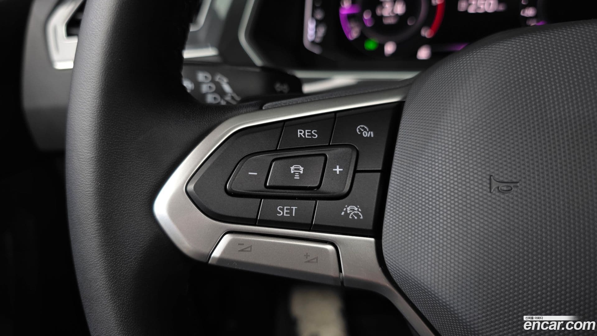 Main__Slider__Photo:Tiguan Volkswagen 2023.7-31