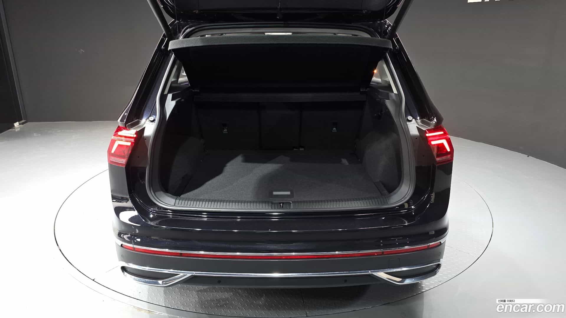 Tiguan Volkswagen 2023.7-OPTION-047