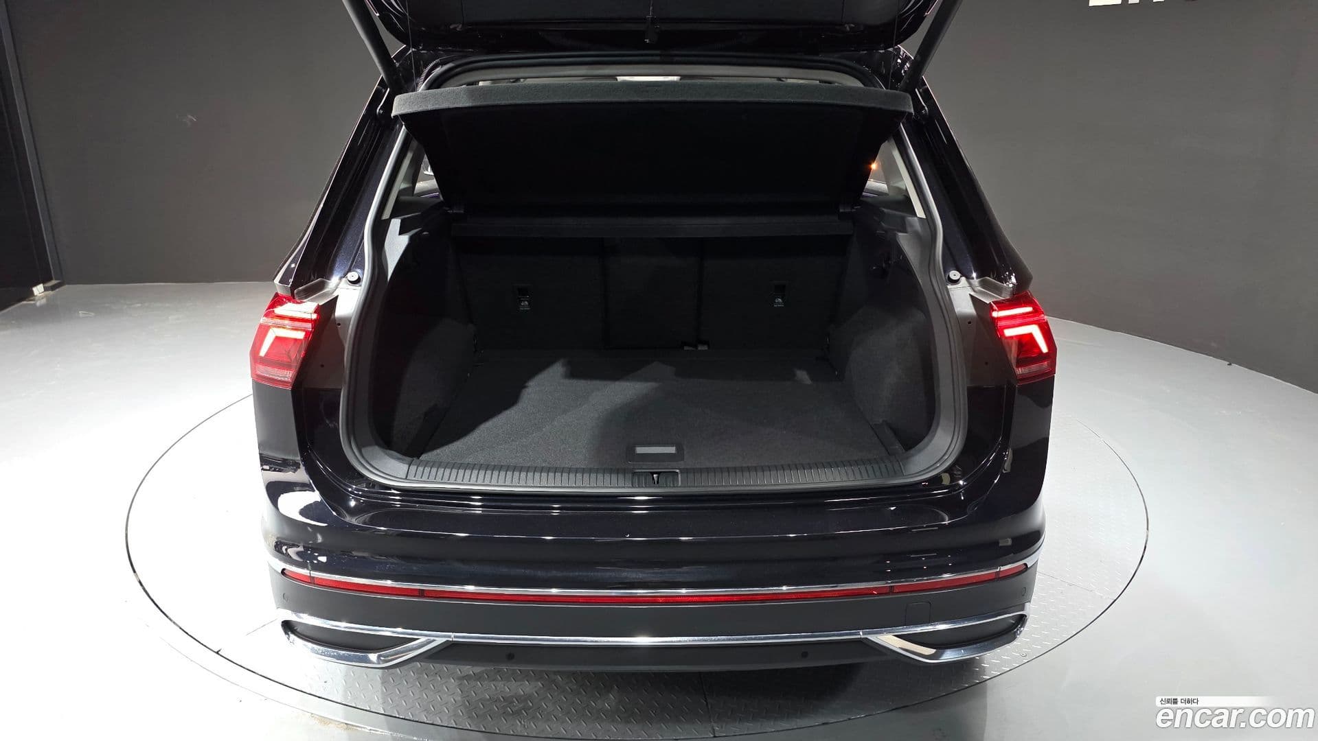 Main__Slider__Photo:Tiguan Volkswagen 2023.7-33
