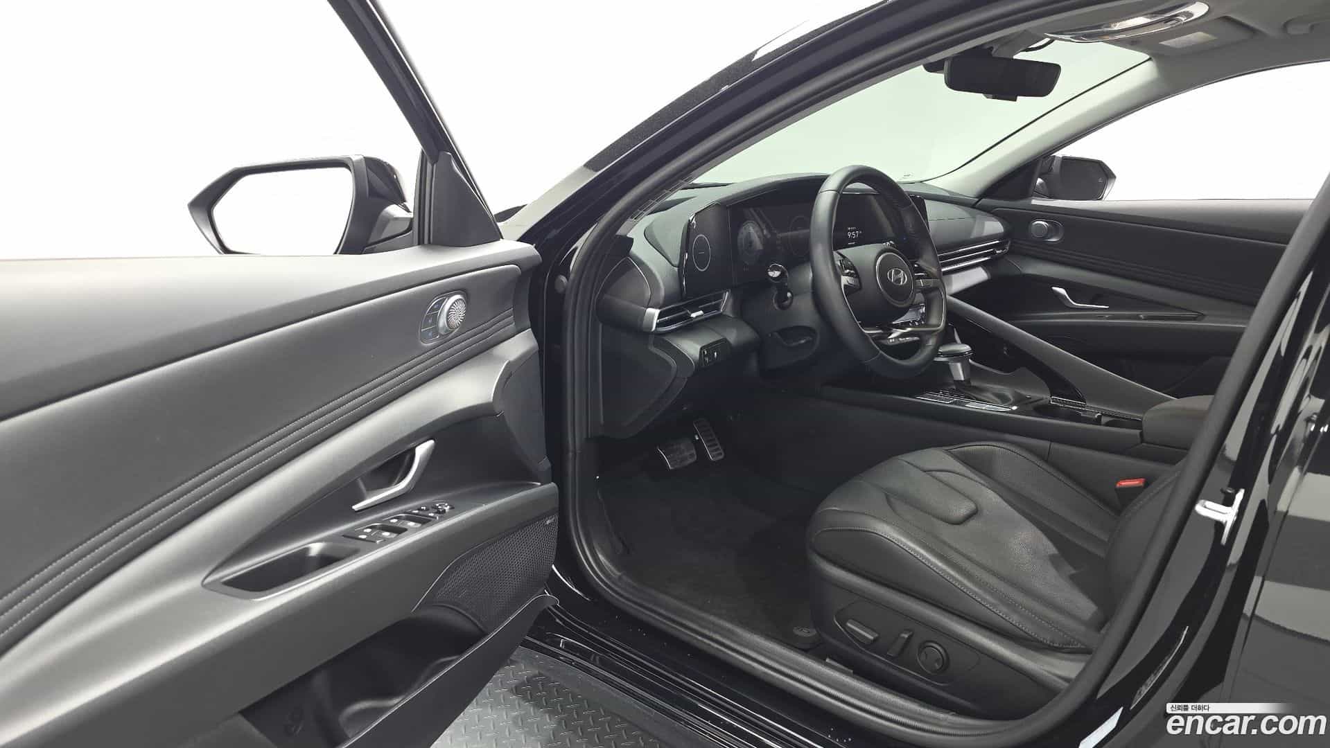 AVANTE Hyundai 2023.6-OPTION-015