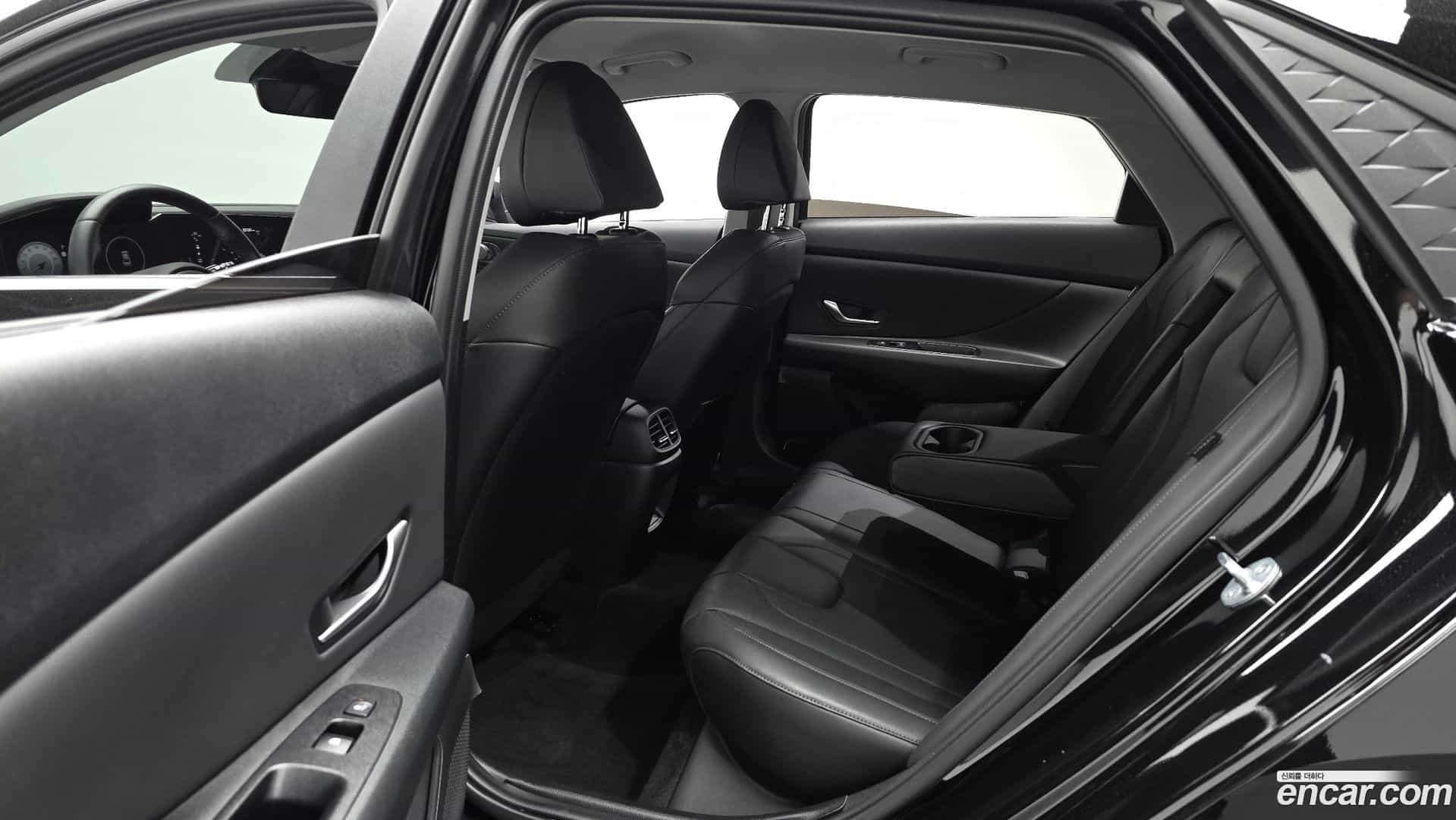 AVANTE Hyundai 2023.6-OPTION-016