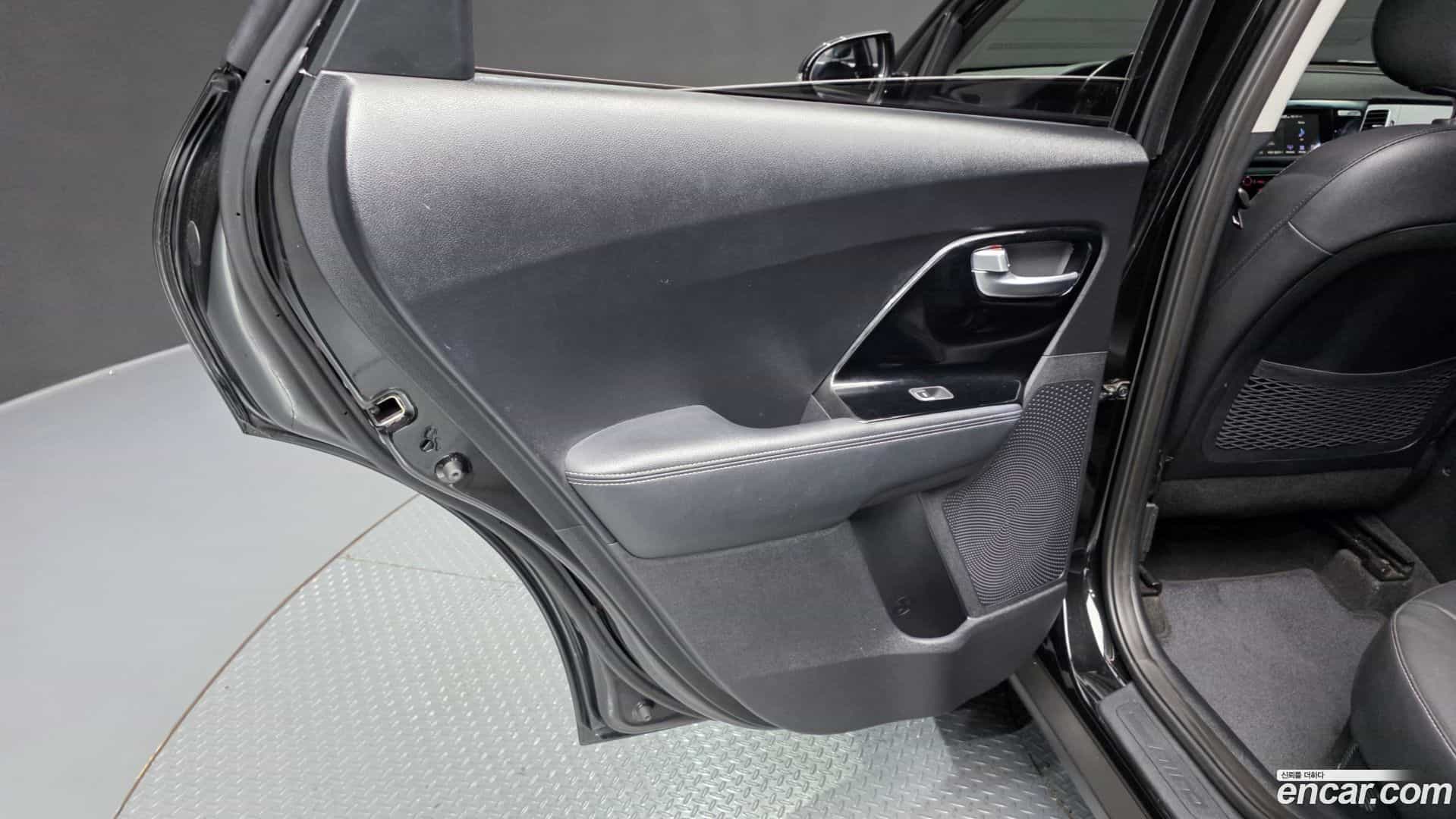 Niro Kia 2019.1-INNER-035