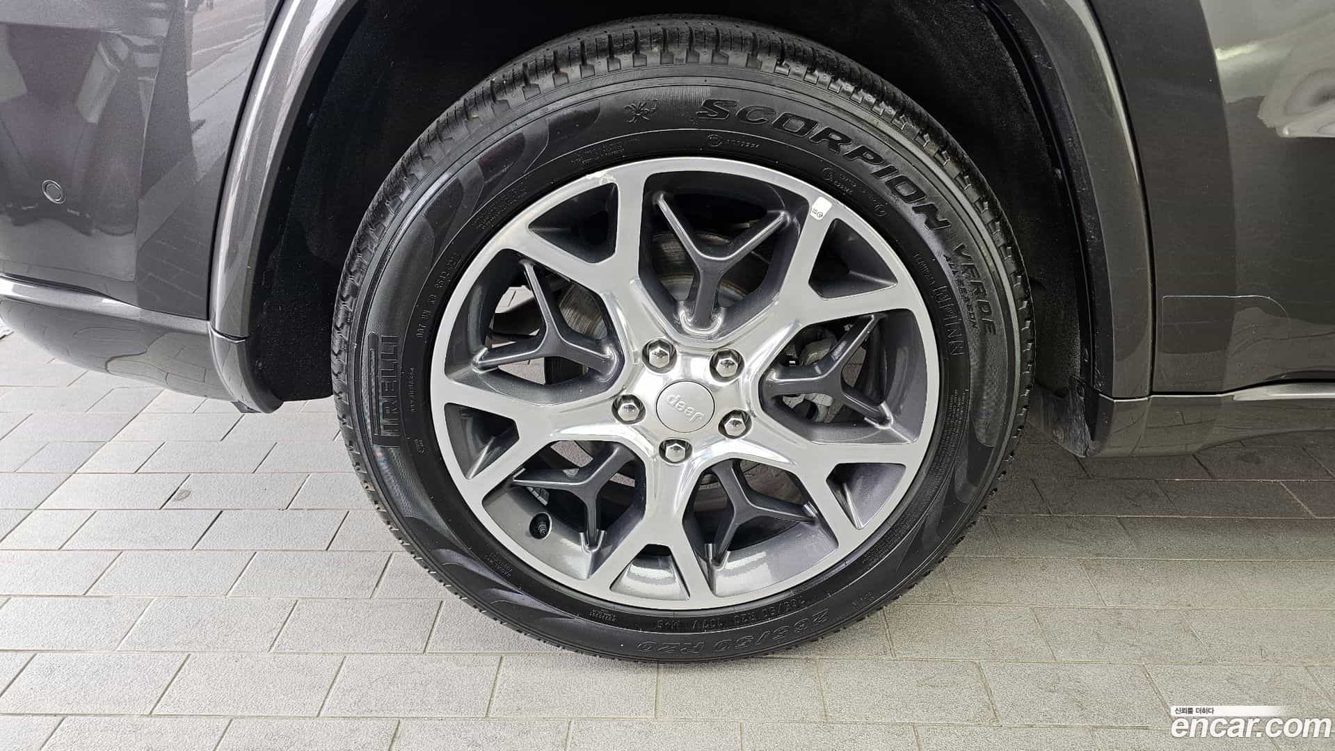 Cherokee Jeep 2019.3-OUTER-005