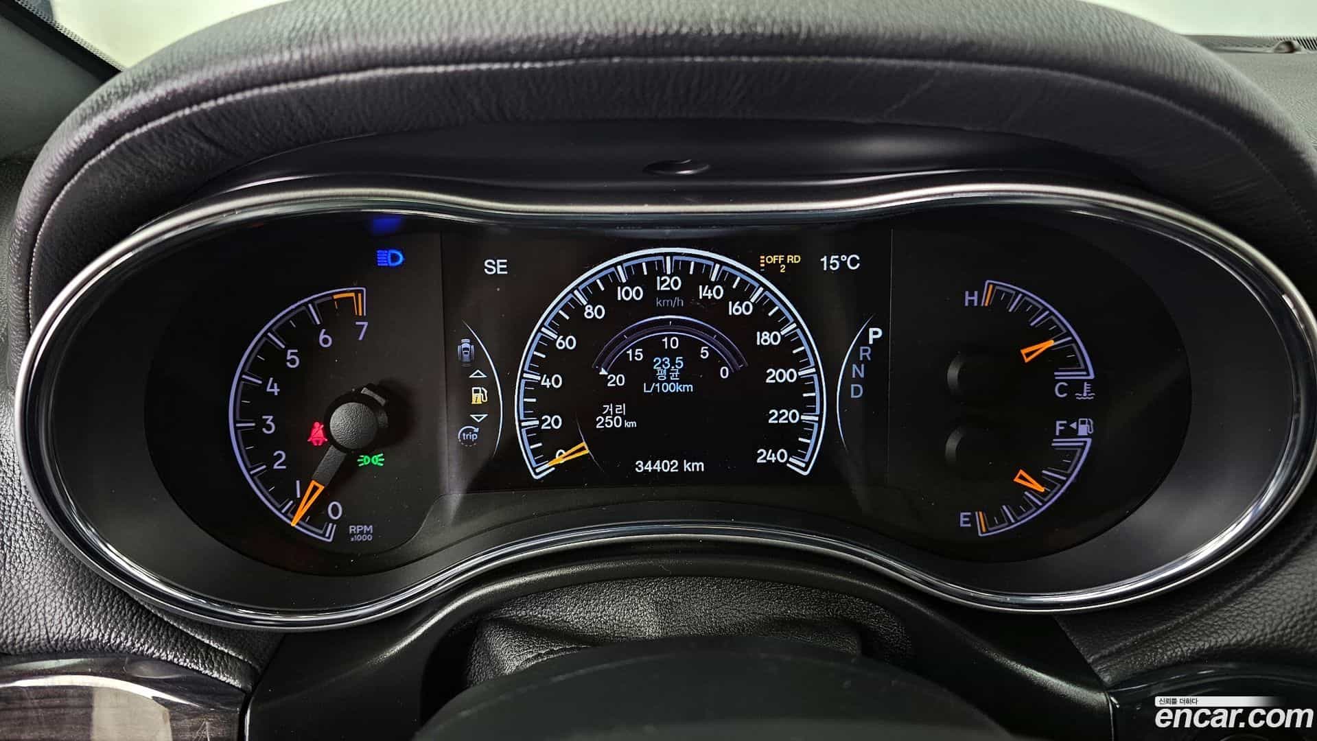 Cherokee Jeep 2019.3-INNER-008