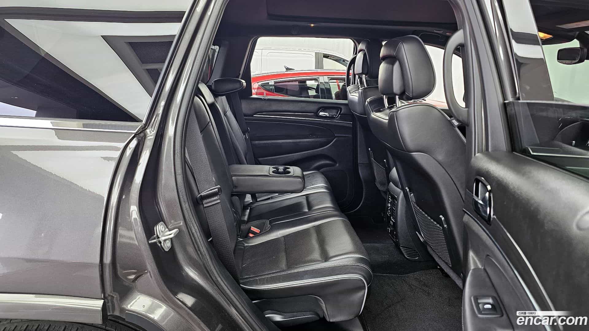 Cherokee Jeep 2019.3-OPTION-016