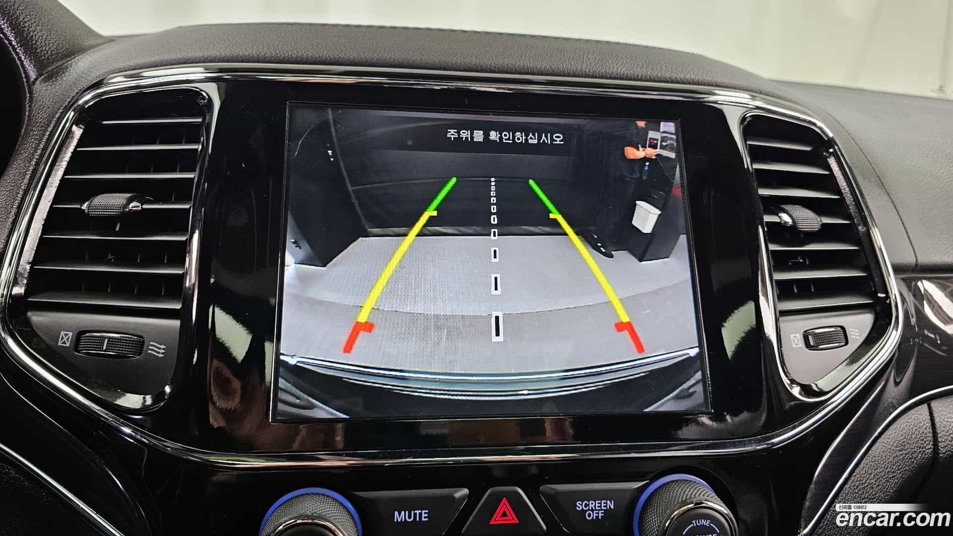 Cherokee Jeep 2019.3-OPTION-019