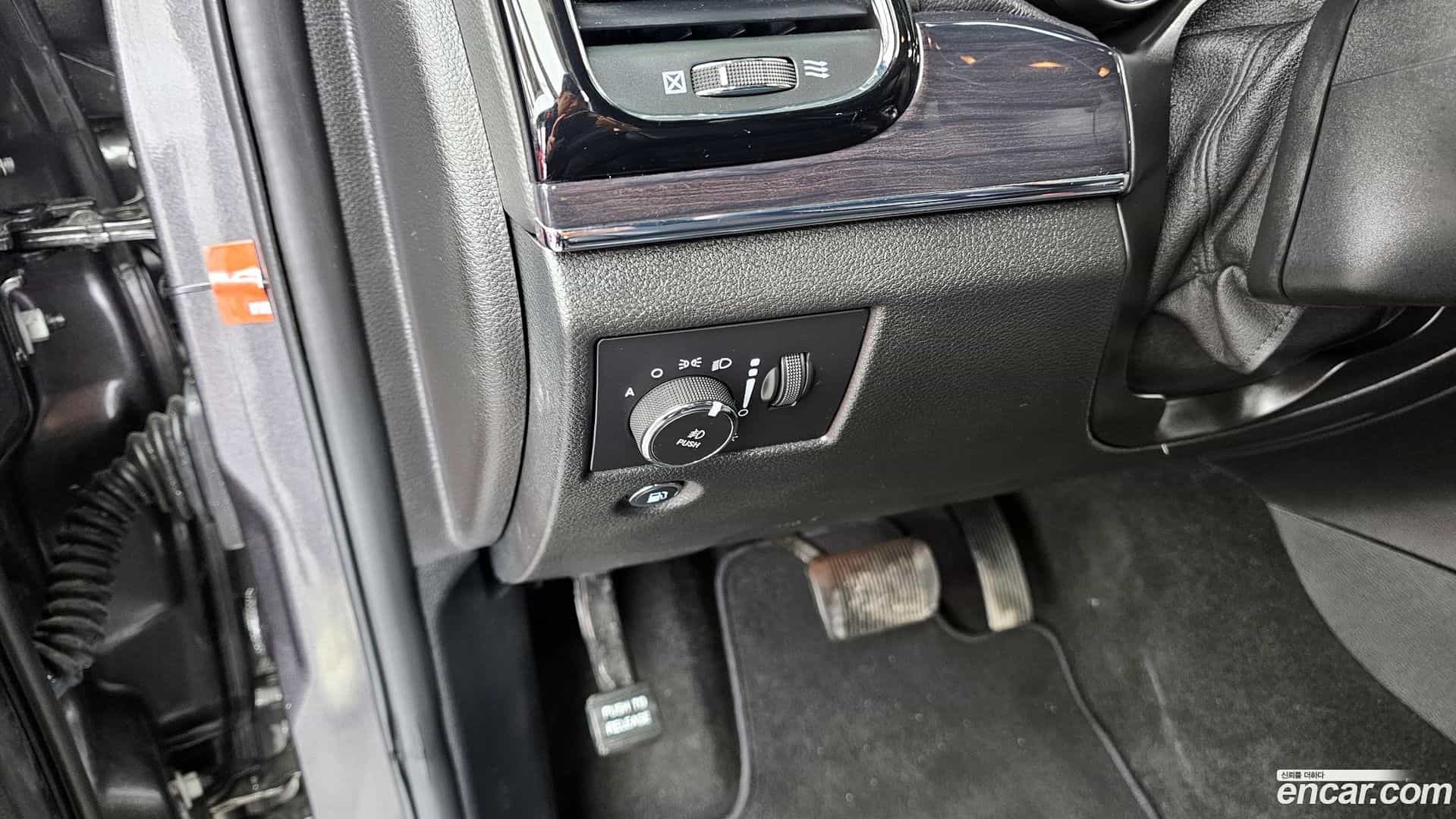 Cherokee Jeep 2019.3-OPTION-020