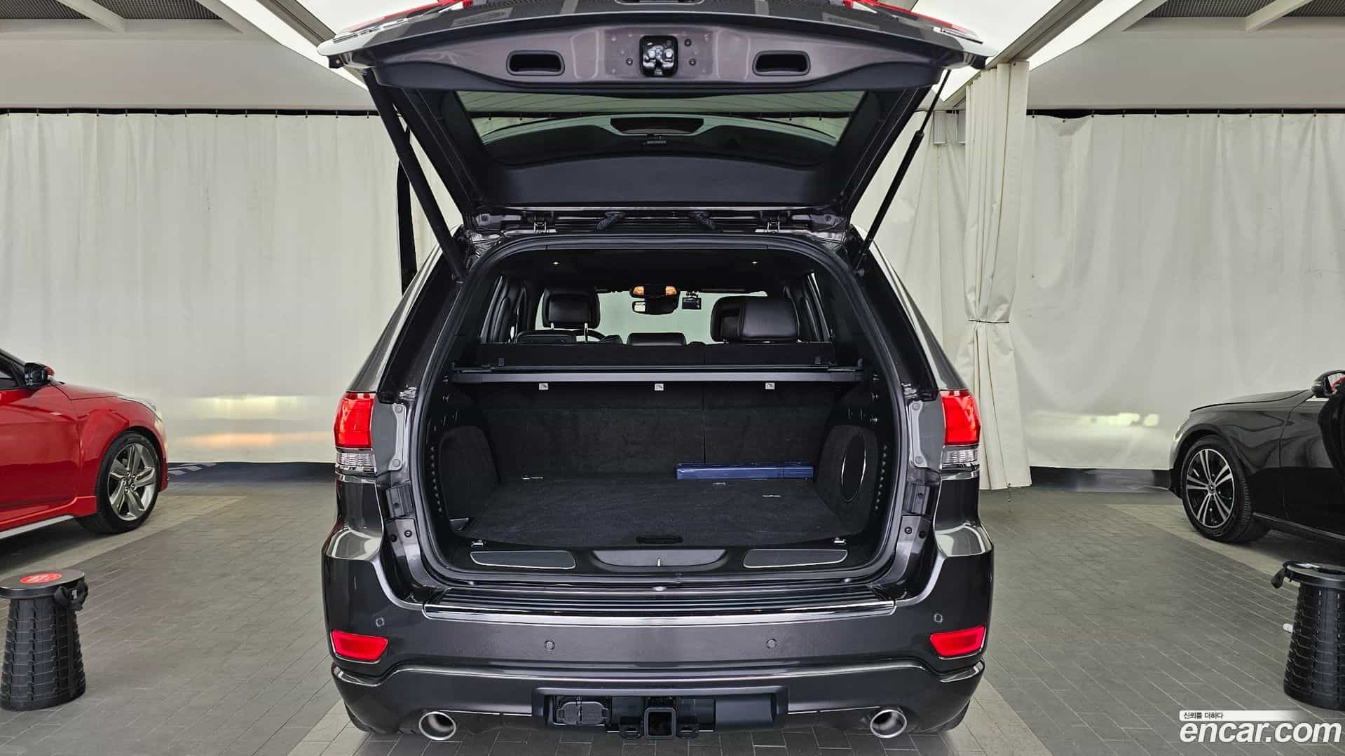 Cherokee Jeep 2019.3-OPTION-024