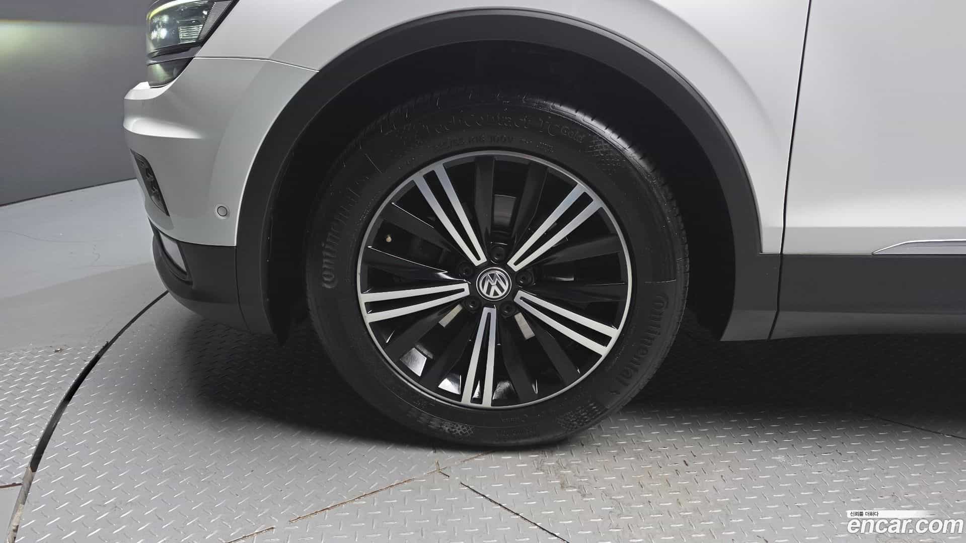 Tiguan Volkswagen 2019.10-OUTER-005