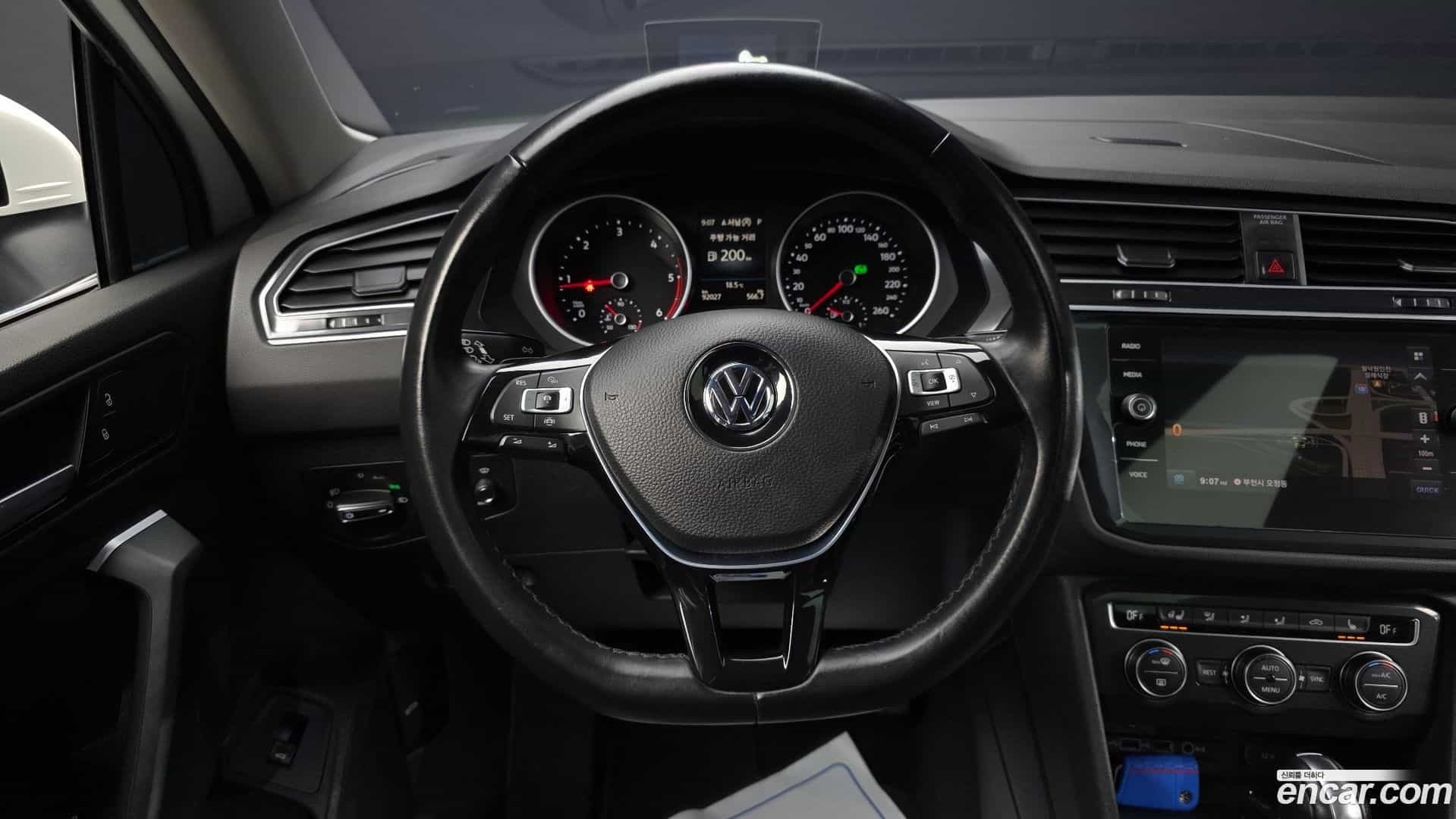 Tiguan Volkswagen 2019.10-OPTION-018