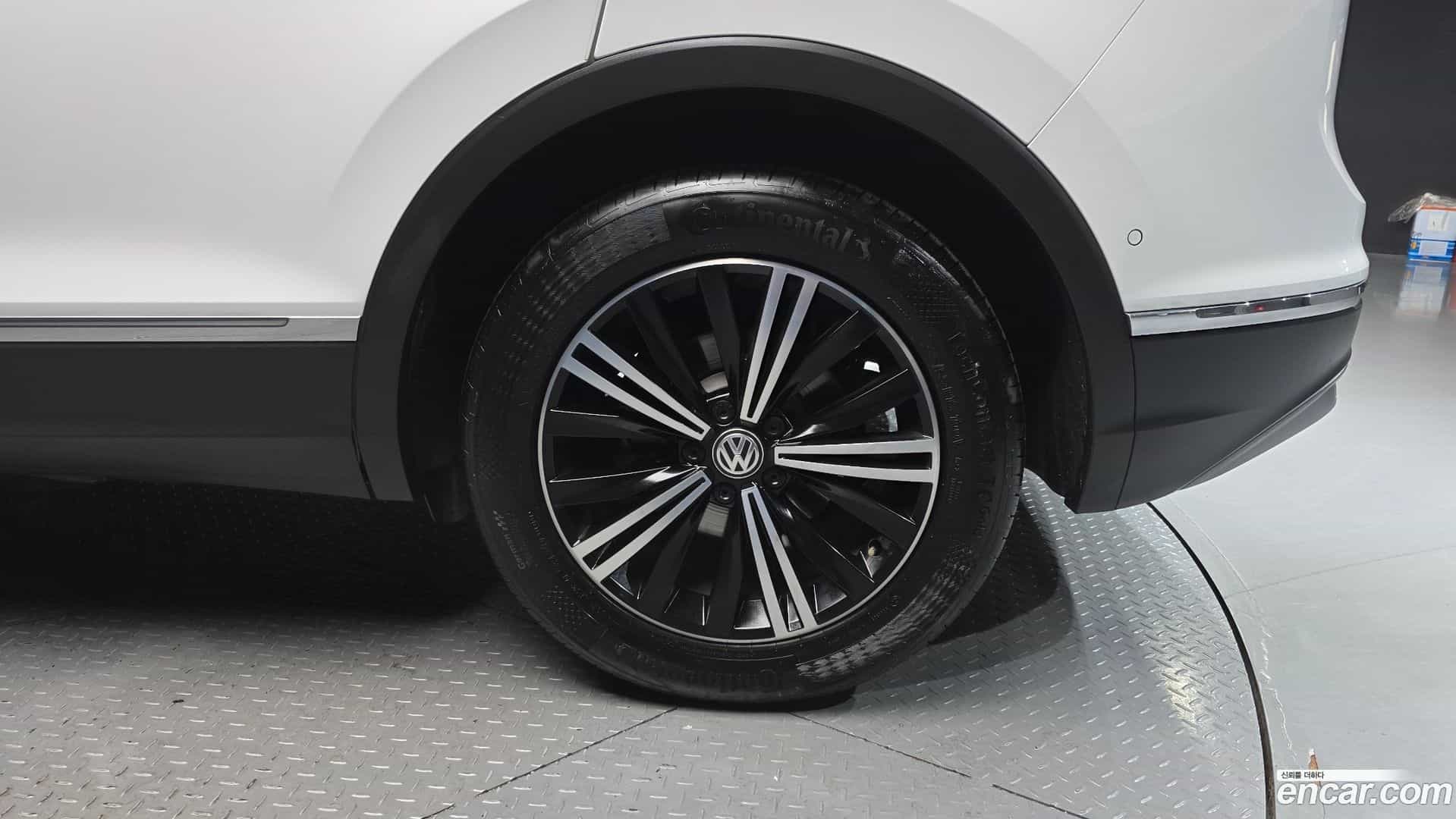 Tiguan Volkswagen 2019.10-OUTER-031
