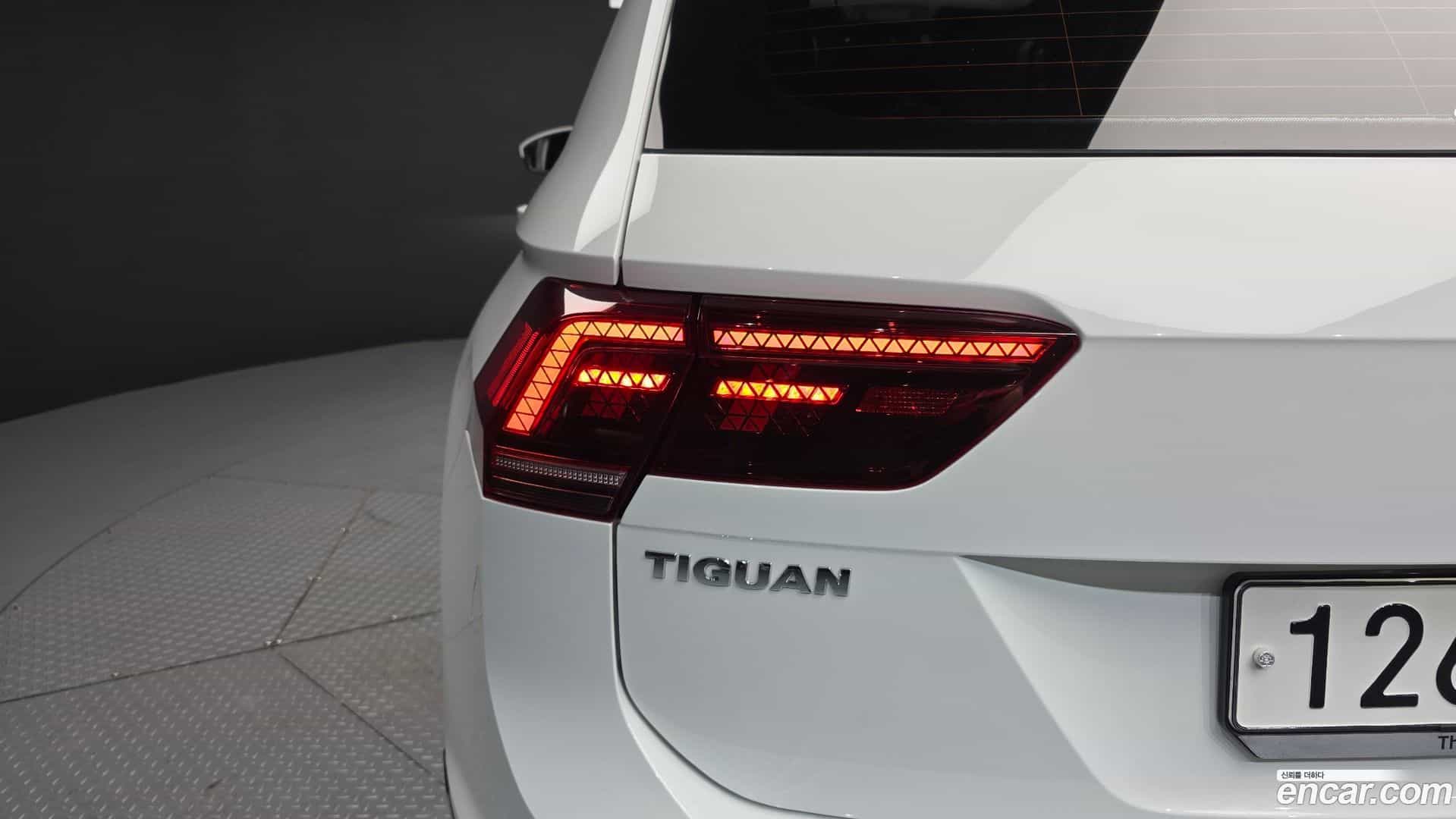 Tiguan Volkswagen 2019.10-OUTER-033