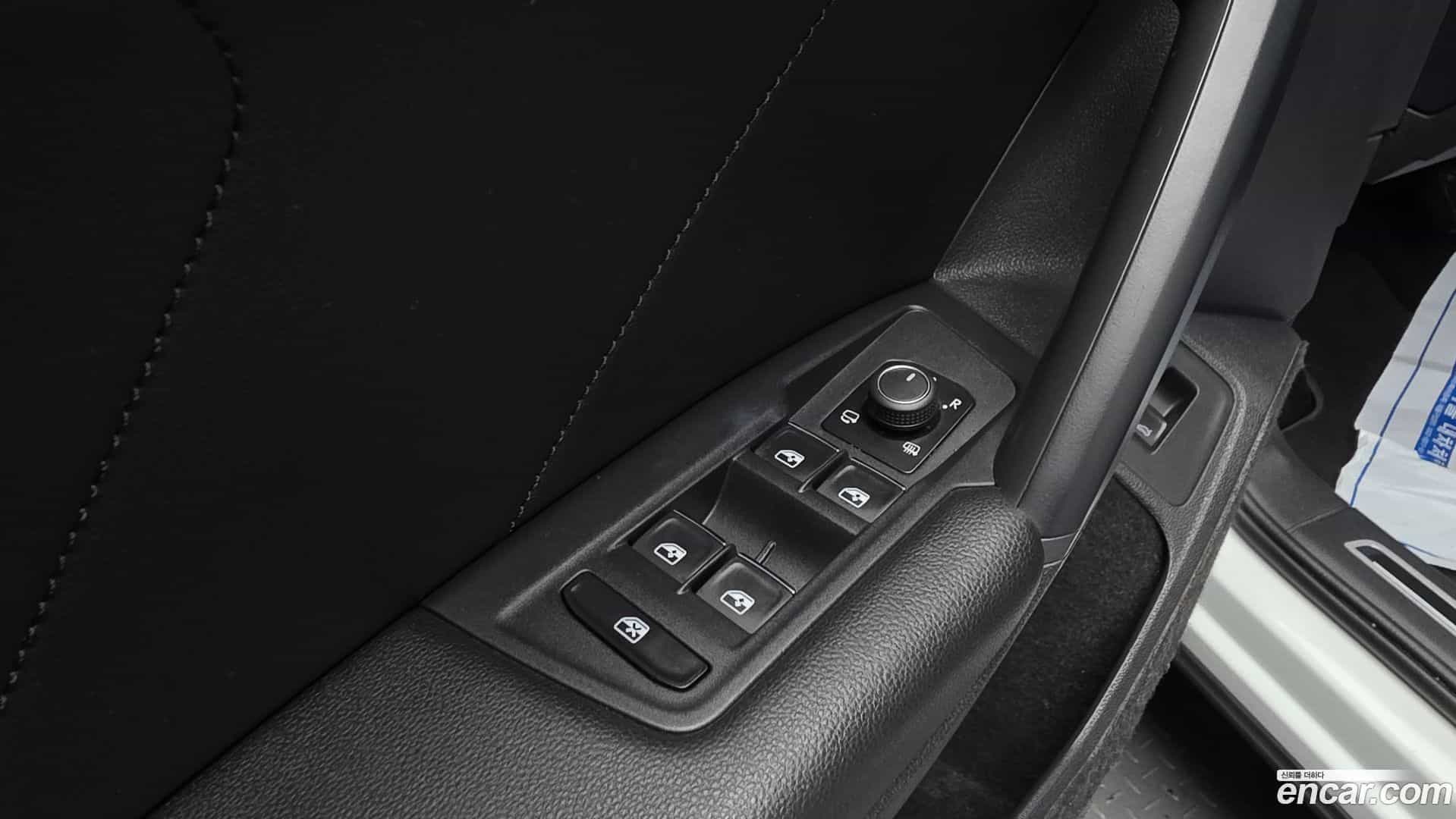 Tiguan Volkswagen 2019.10-OPTION-040