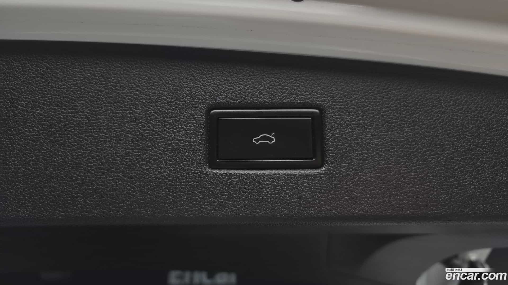 Tiguan Volkswagen 2019.10-OPTION-044