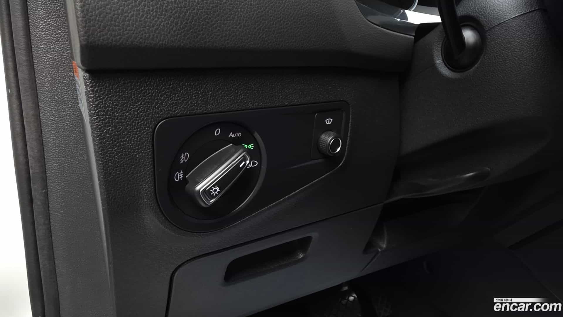 Tiguan Volkswagen 2019.10-OPTION-045
