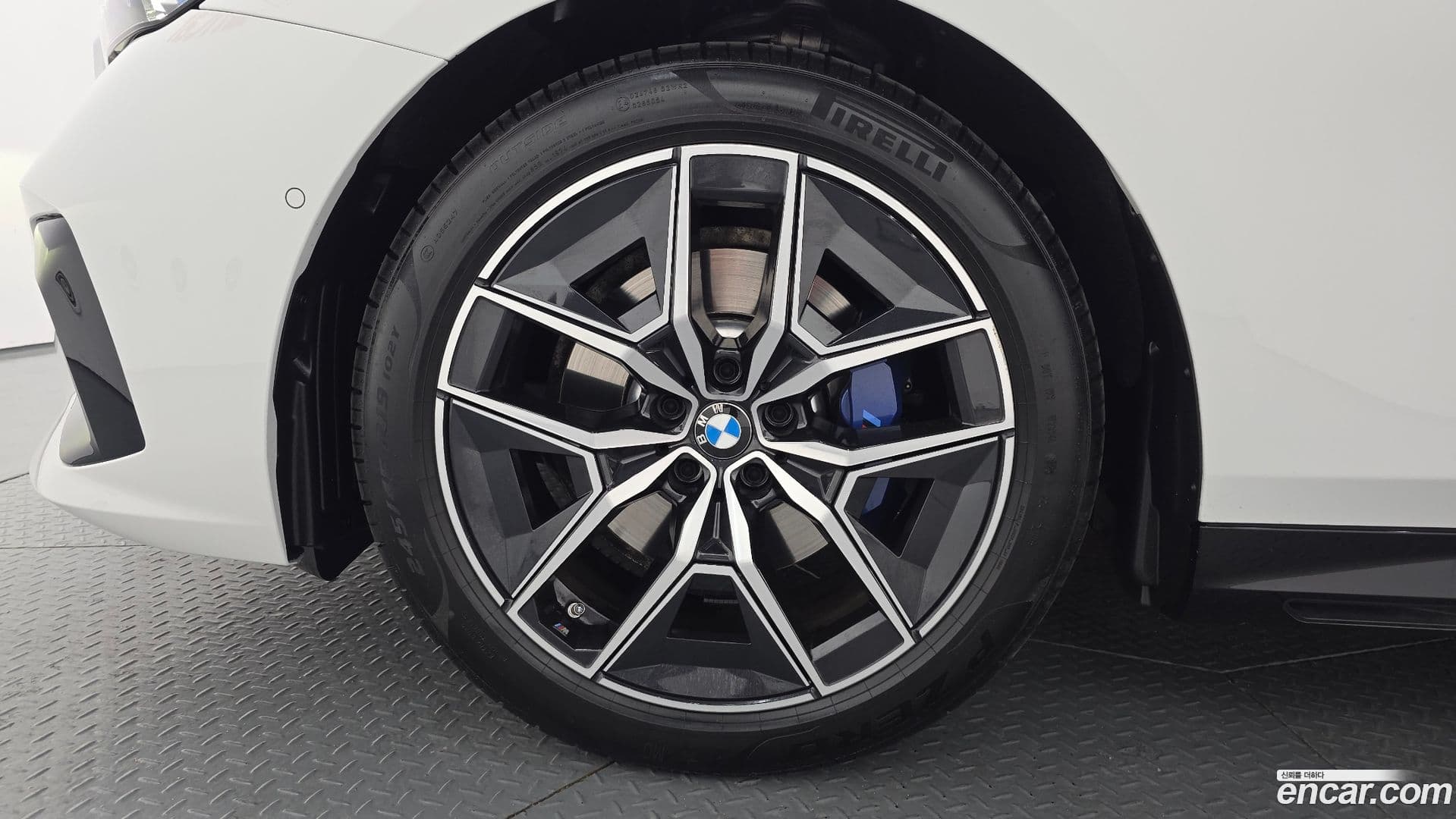 Main__Slider__Photo:5-Series BMW 2025.7-4