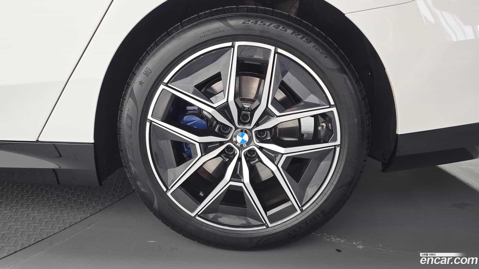 5-Series BMW 2025.7-OUTER-031