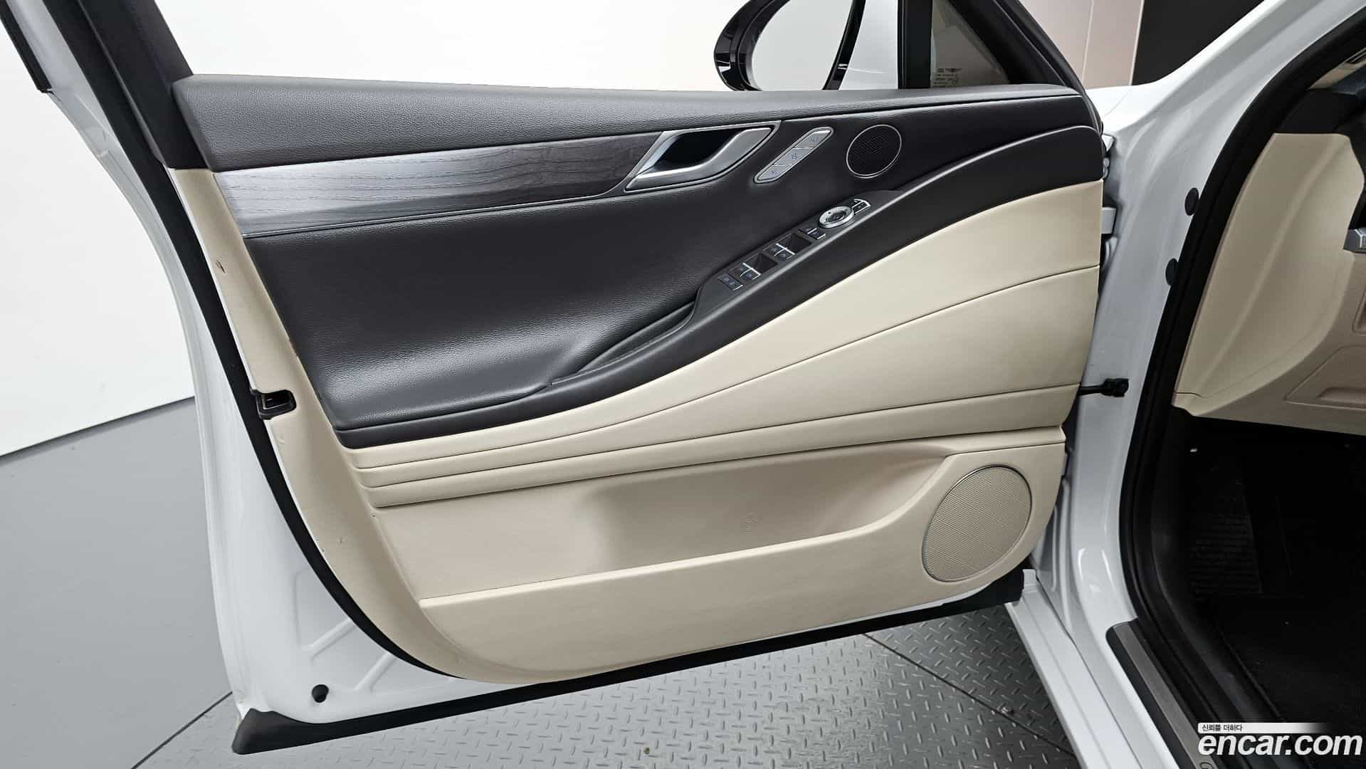 G80 Genesis 2020.11-INNER-034