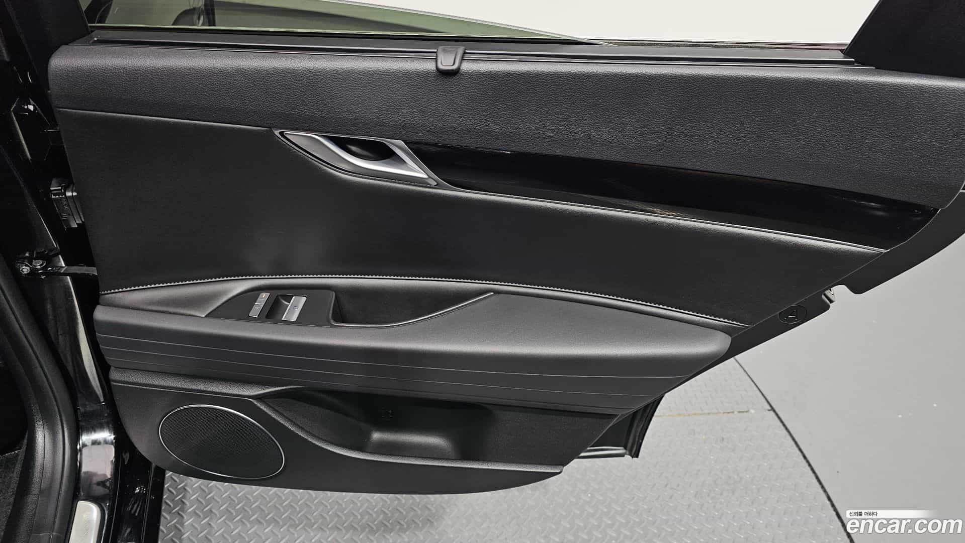 G80 Genesis 2024.3-INNER-035
