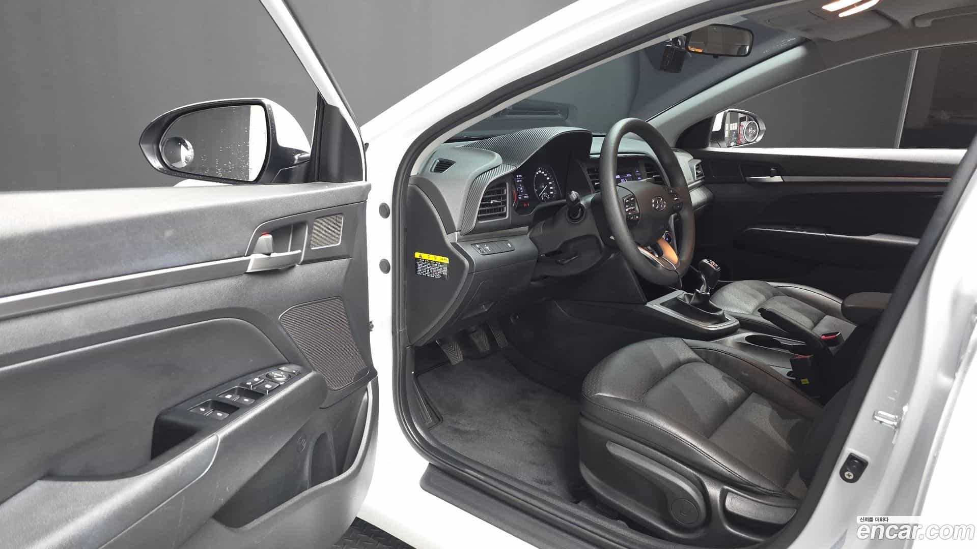 AVANTE Hyundai 2019.3-OPTION-015