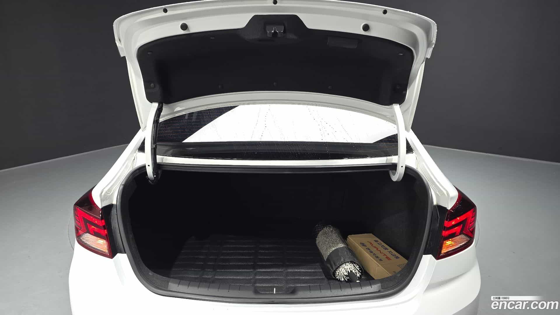 AVANTE Hyundai 2019.3-OPTION-024