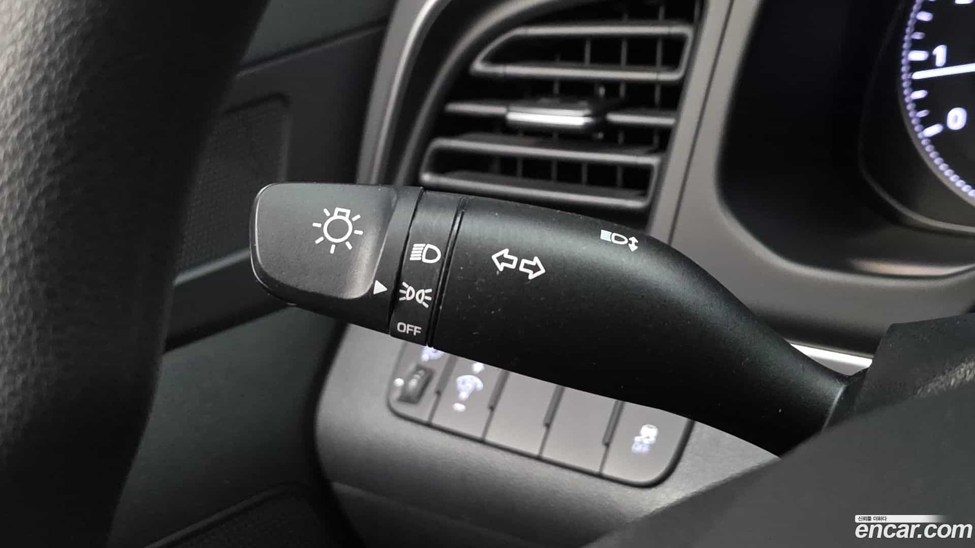 AVANTE Hyundai 2019.3-OPTION-040