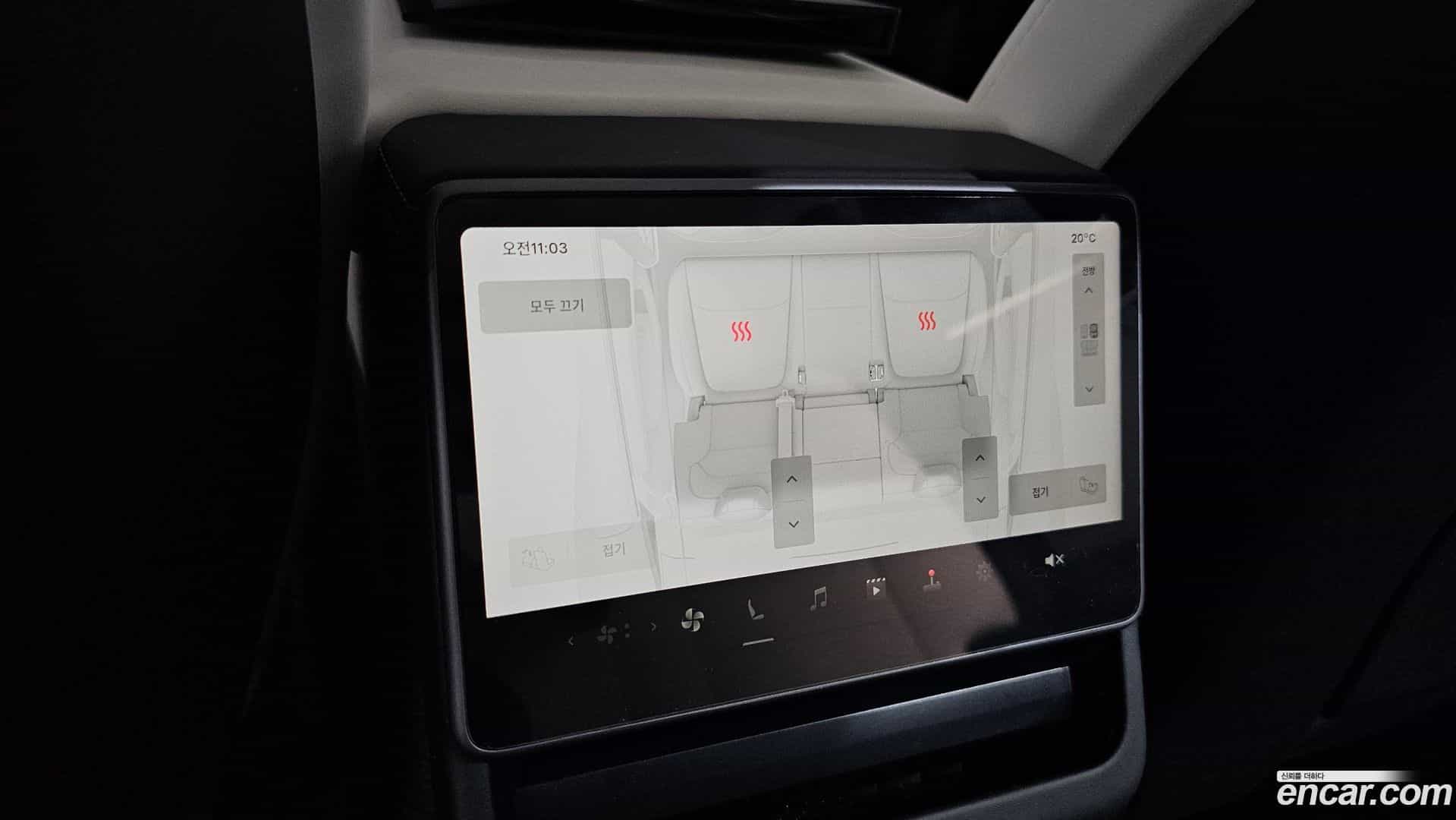 Model Y Tesla 2025.4-OPTION-041