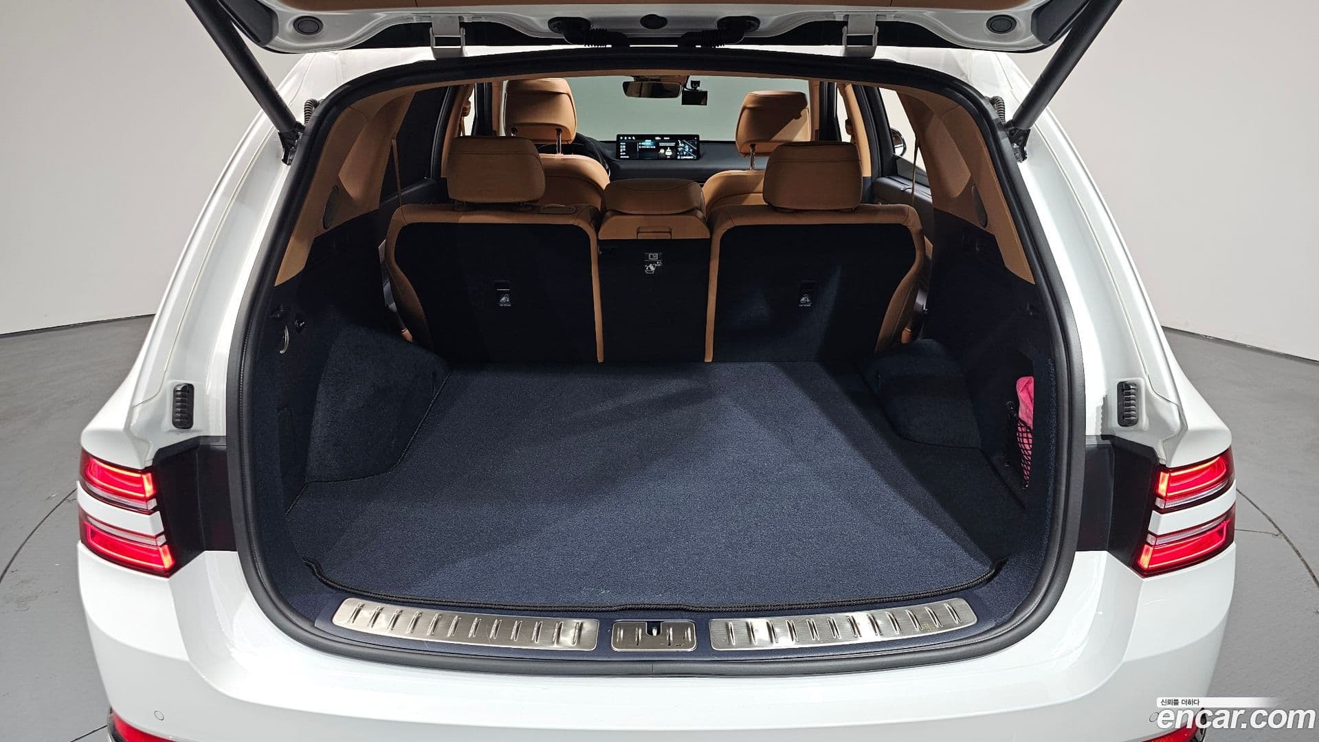 Main__Slider__Photo:GV80 Genesis 2021.11-15