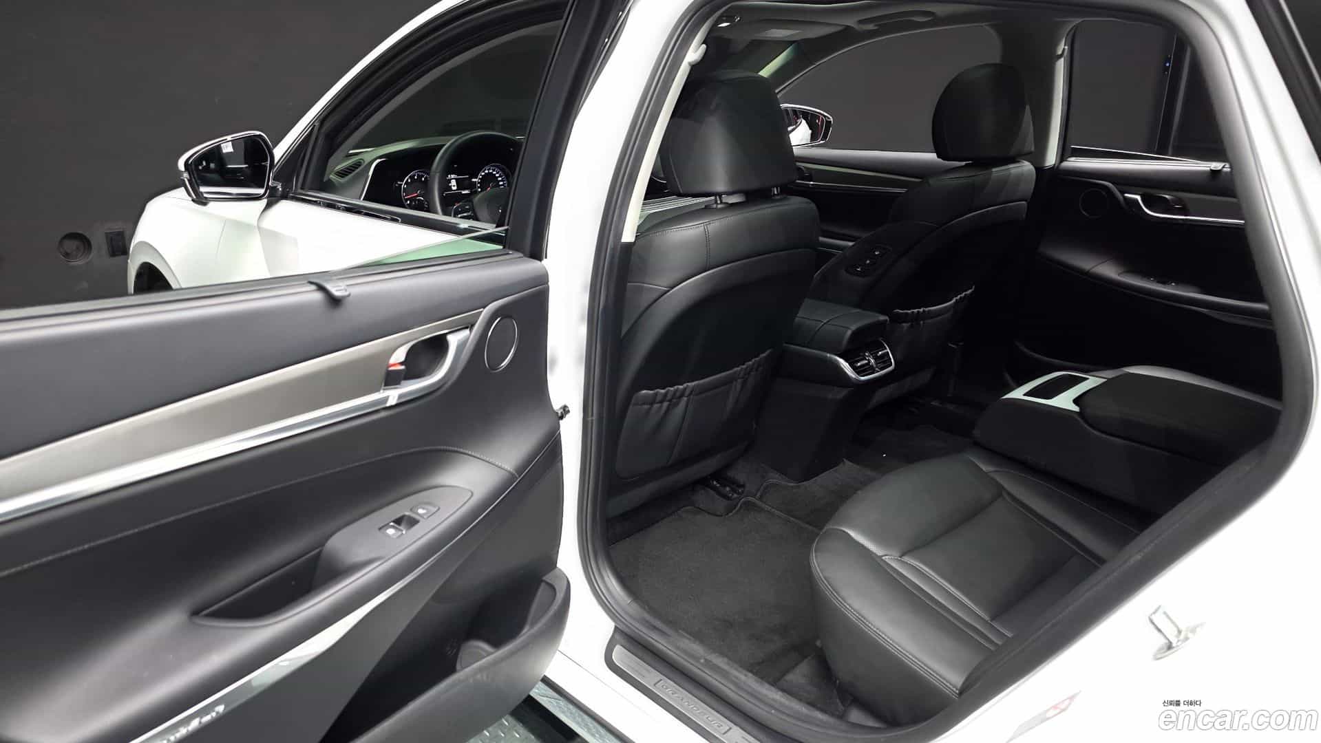 Grandeur Hyundai 2021.5-OPTION-016