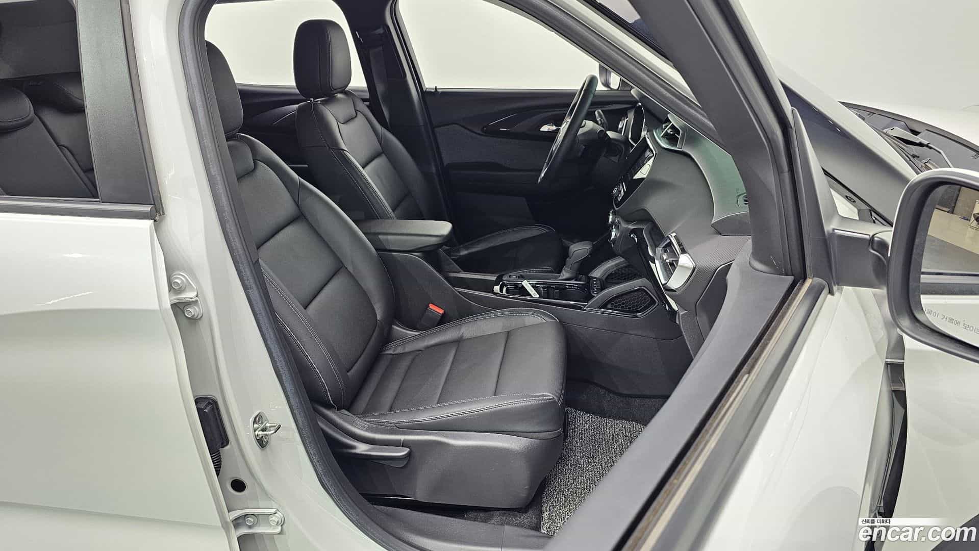 Trailblazer Chevrolet 2021.4-INNER-010