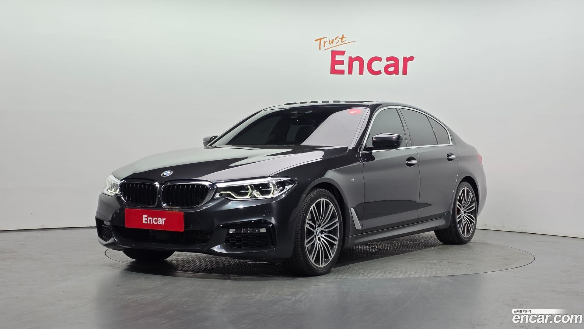 Main__Slider__Photo:5-Series BMW 2018.4-0
