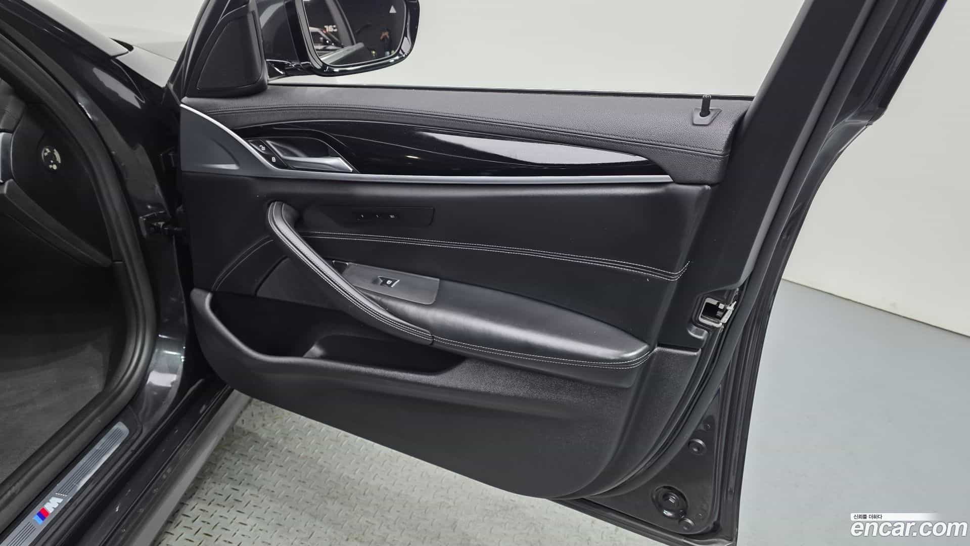 5-Series BMW 2018.4-INNER-034