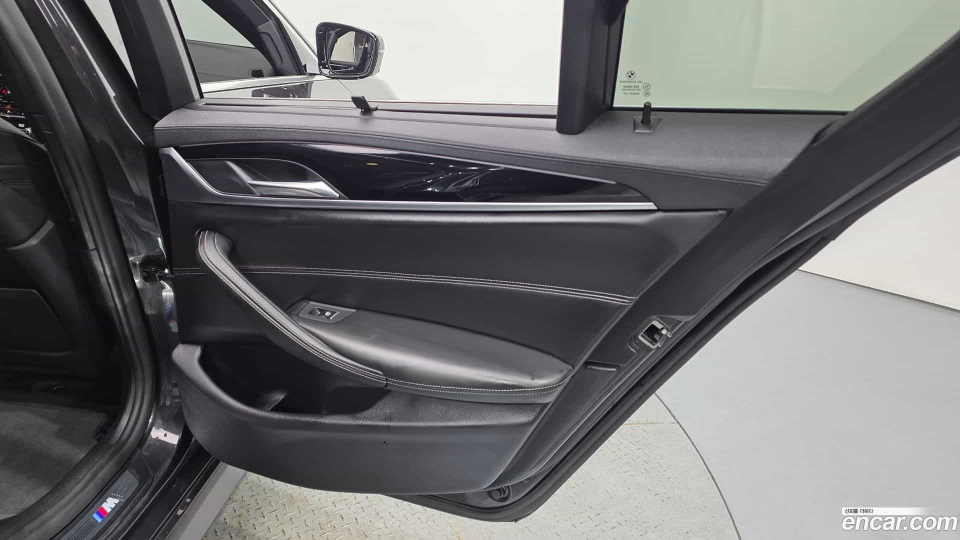 5-Series BMW 2018.4-INNER-035