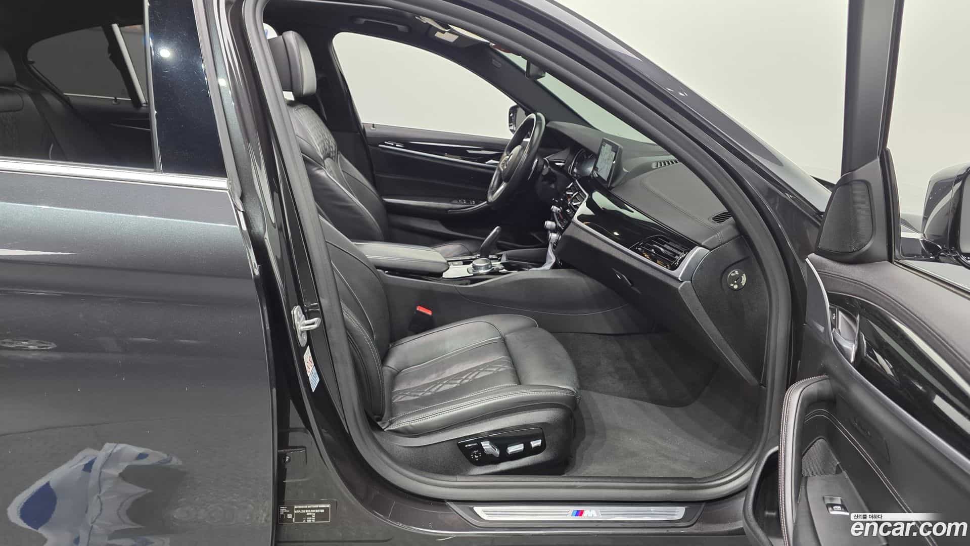 5-Series BMW 2018.4-INNER-036