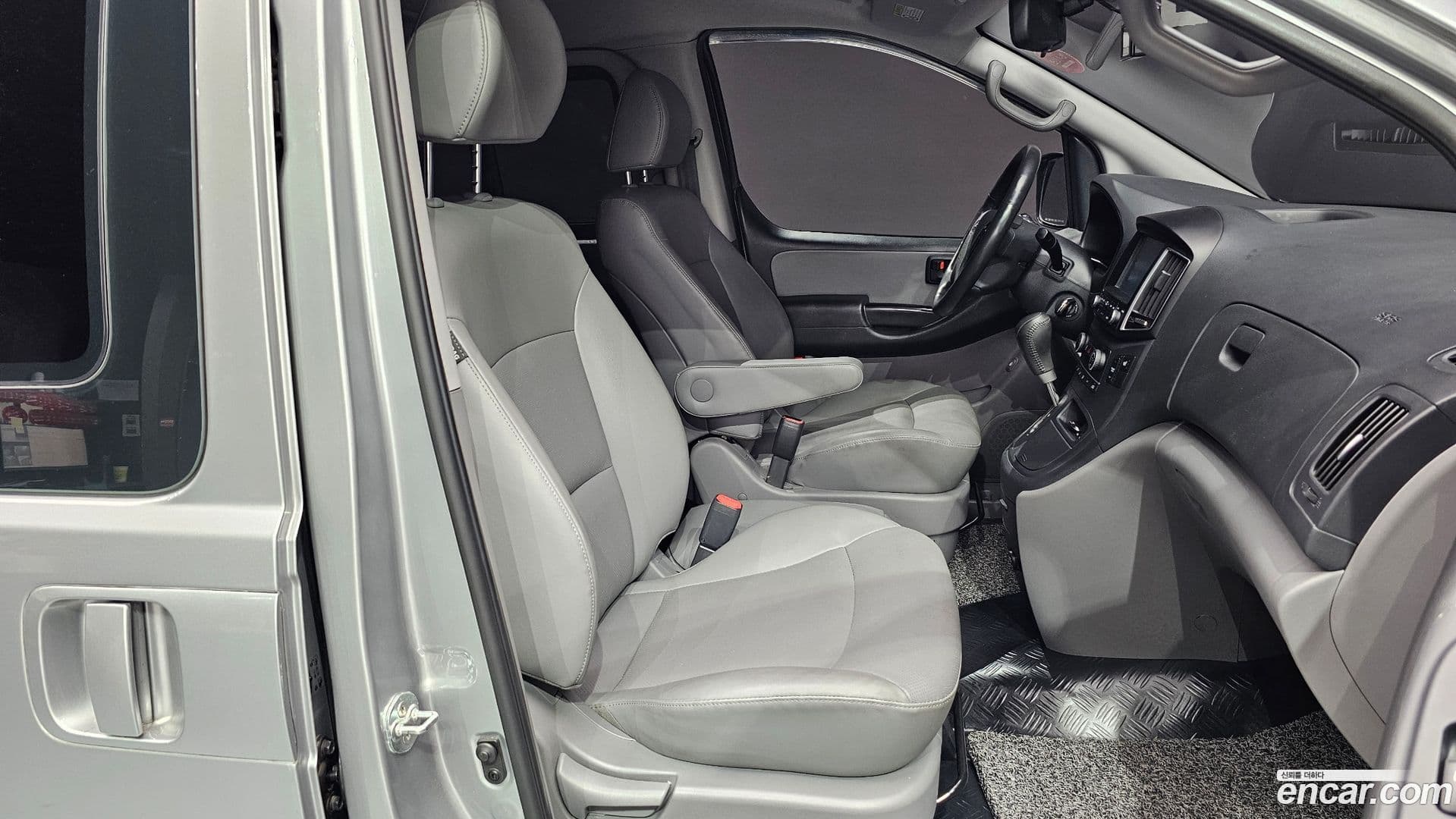Main__Slider__Photo:Starex Hyundai 2018.4-25