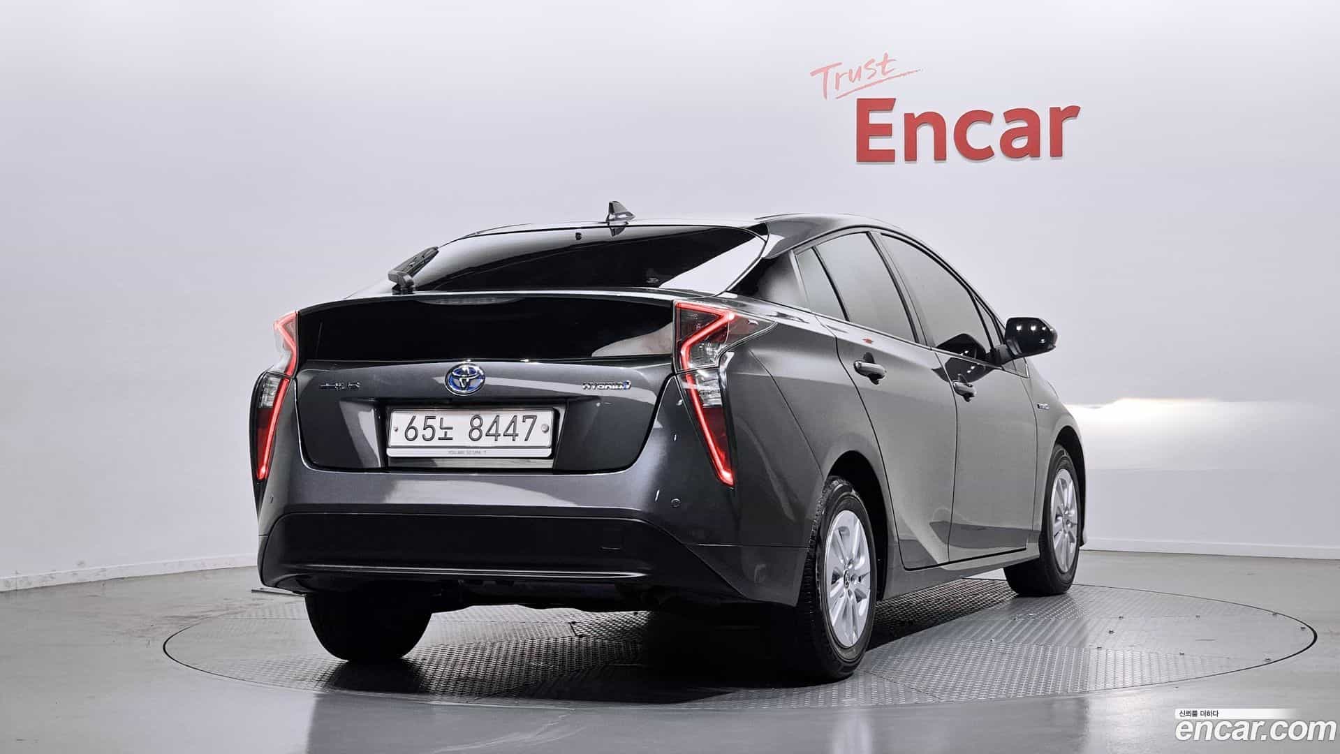 Prius Toyota 2017.8-OUTER-002