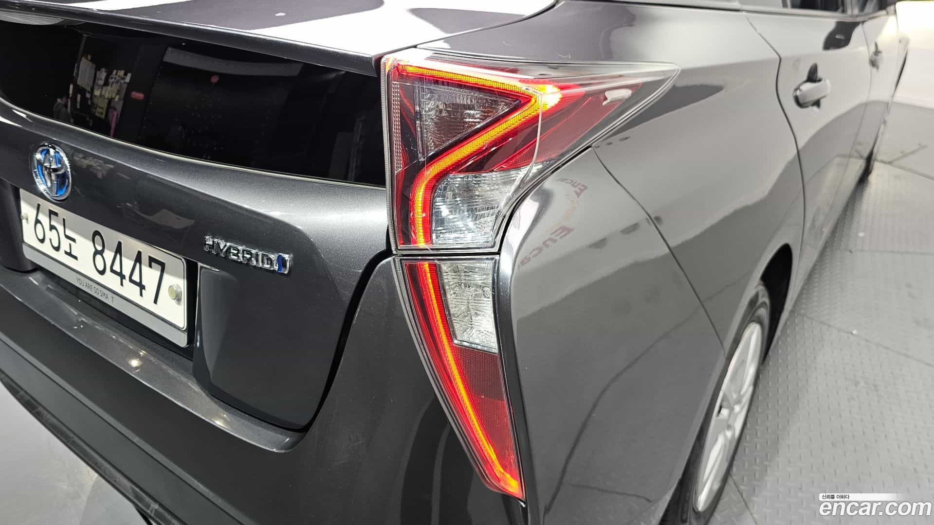 Prius Toyota 2017.8-OUTER-033