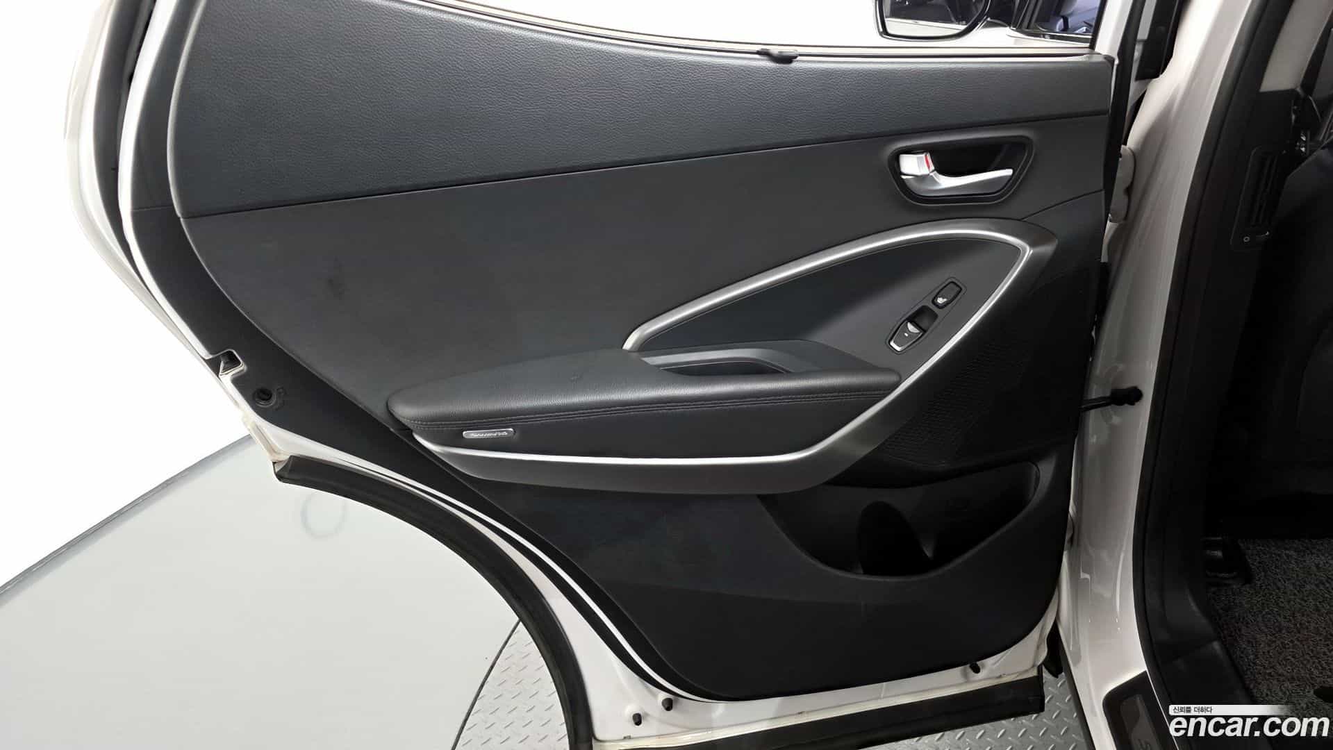 Santafe Hyundai 2016.3-INNER-035