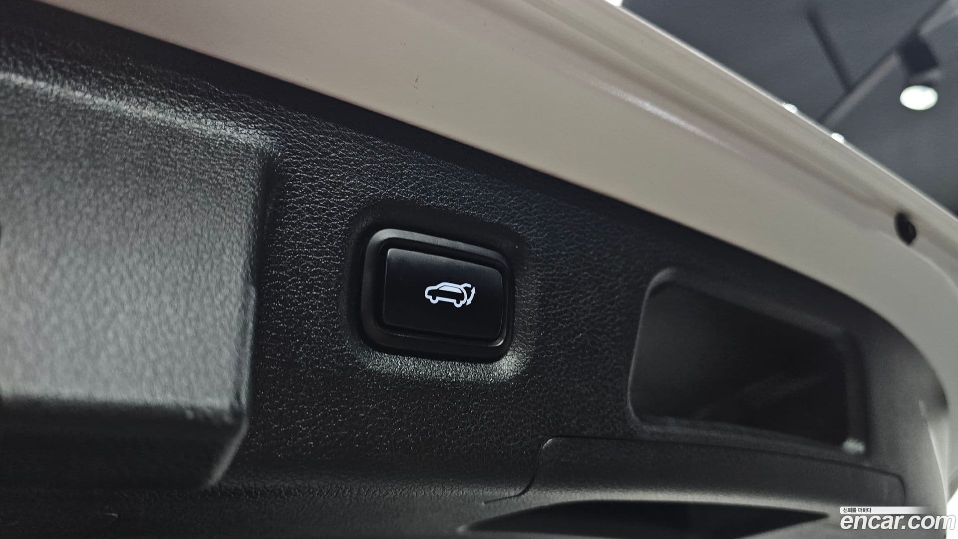 Main__Slider__Photo:Santafe Hyundai 2019.7-15
