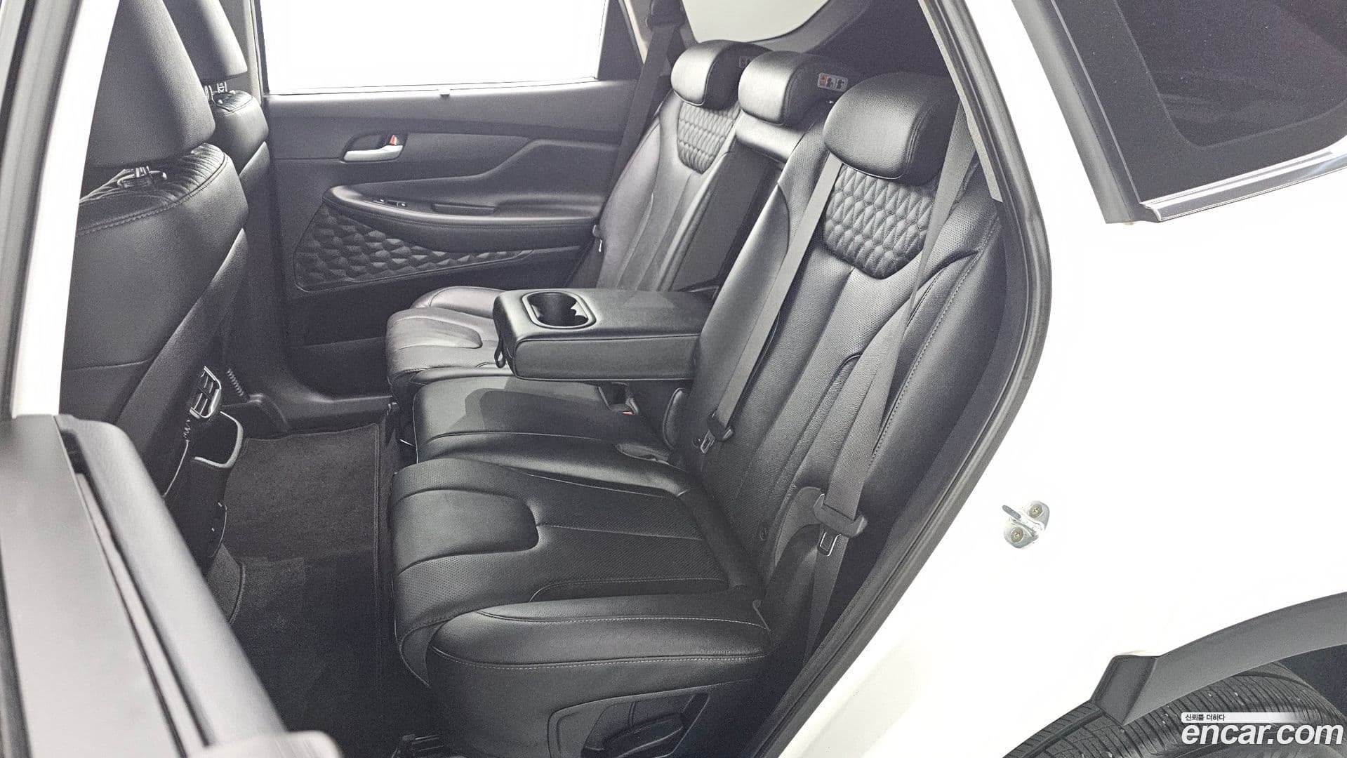 Main__Slider__Photo:Santafe Hyundai 2019.7-16