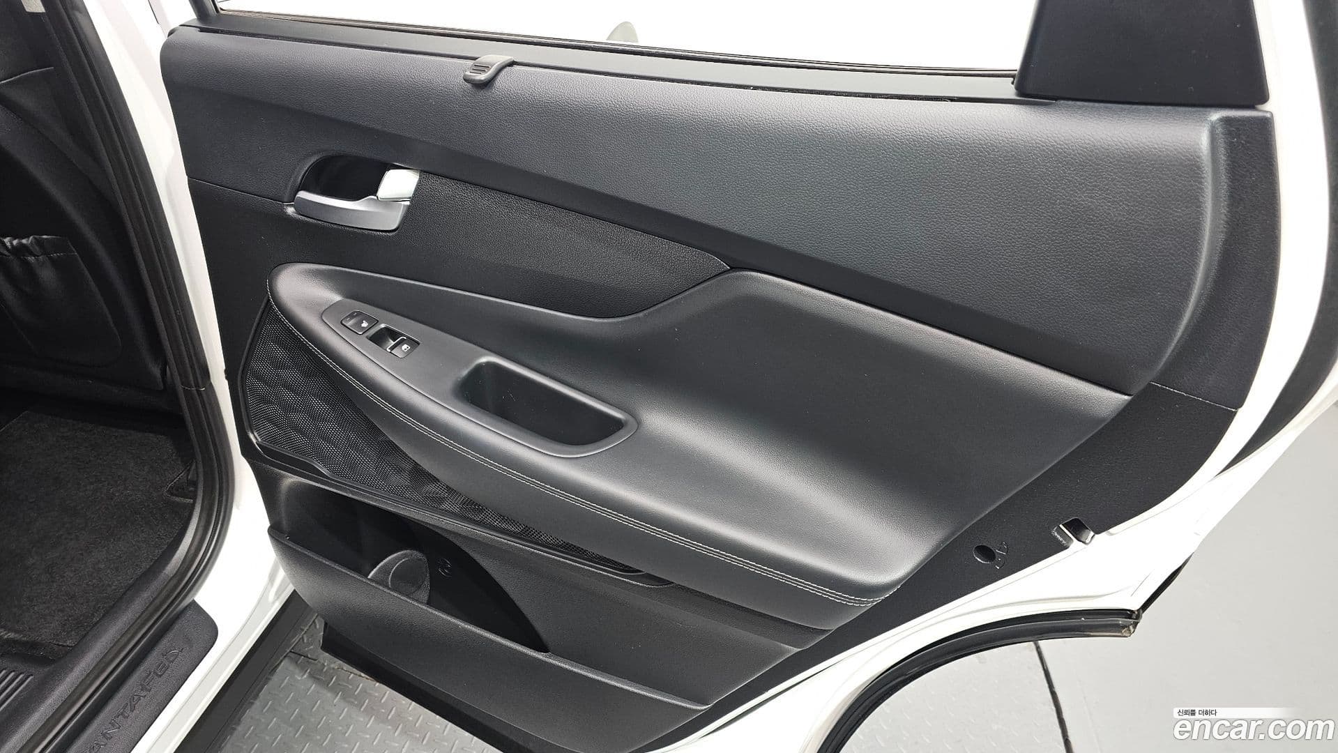 Main__Slider__Photo:Santafe Hyundai 2019.7-17